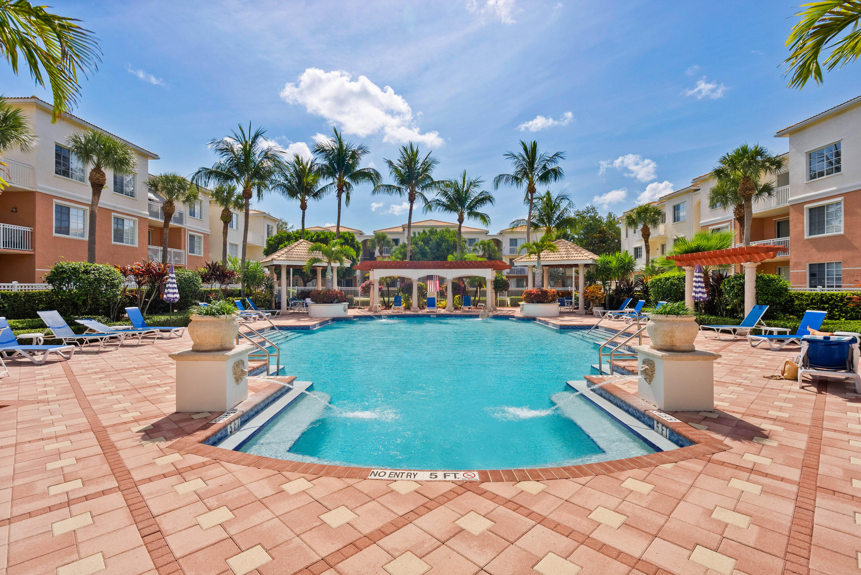 3303 Myrtlewood Circle E