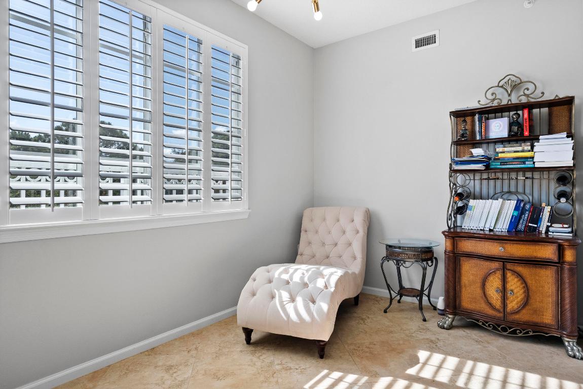 3303 Myrtlewood Circle E