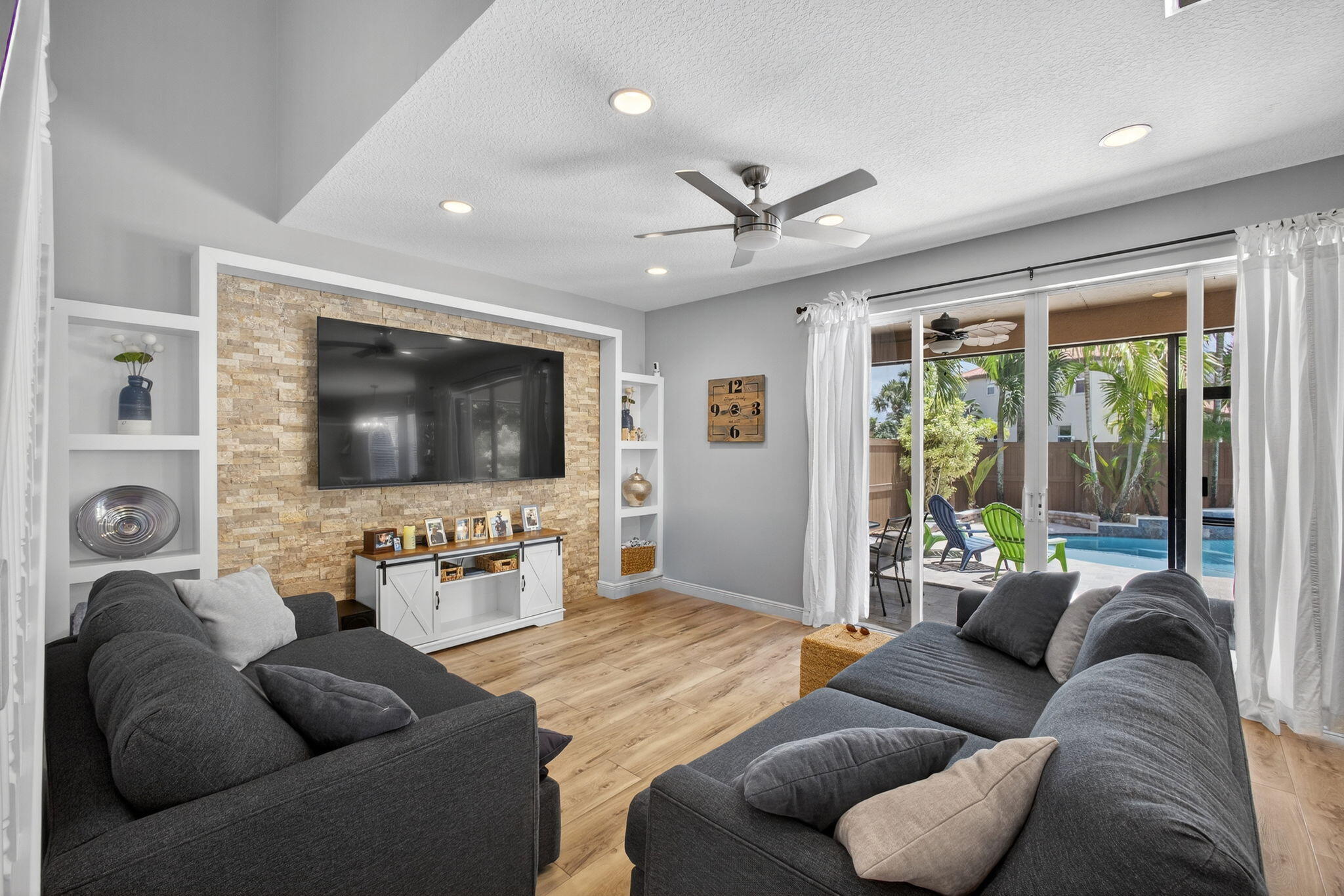 9196 Dupont Place