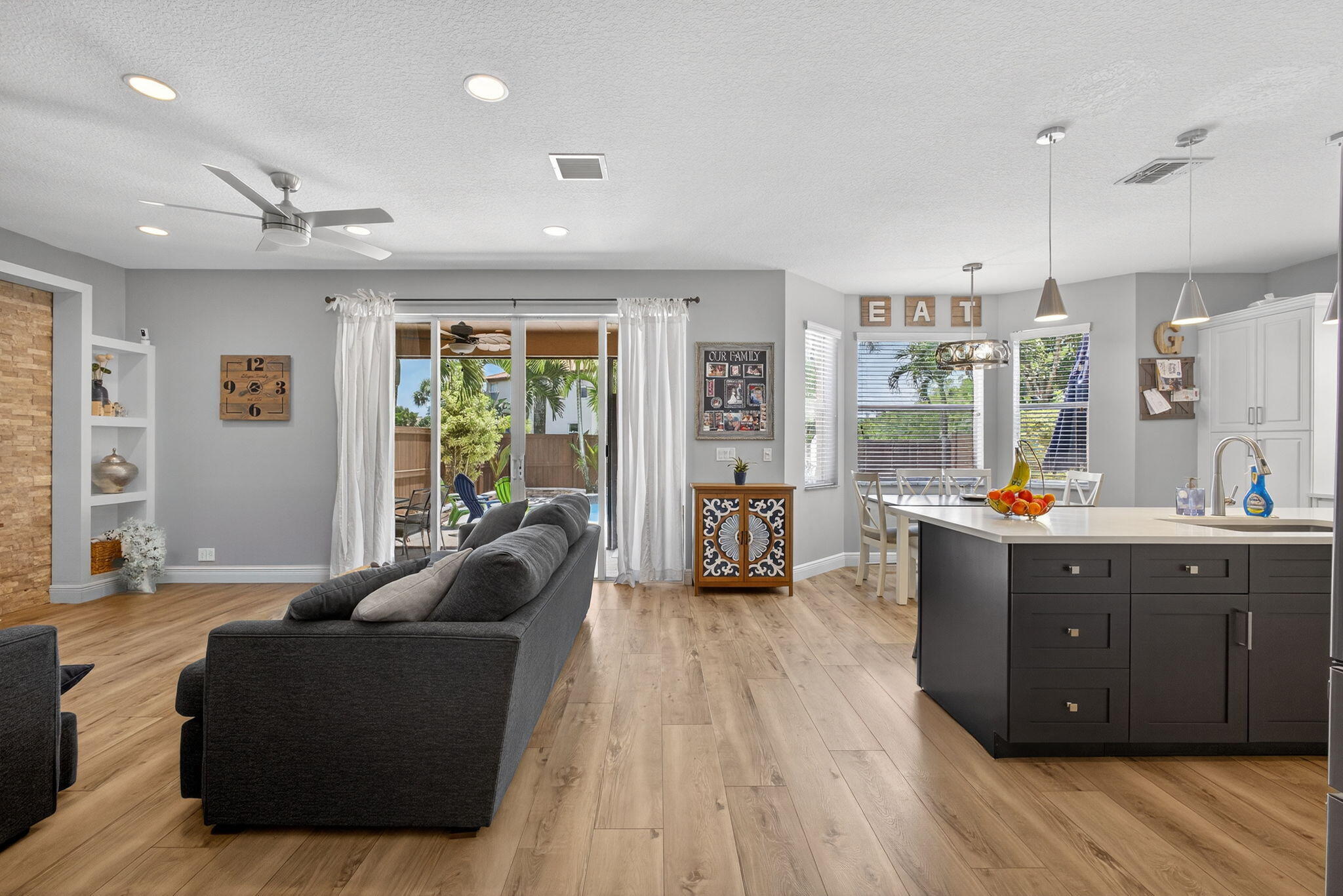 9196 Dupont Place