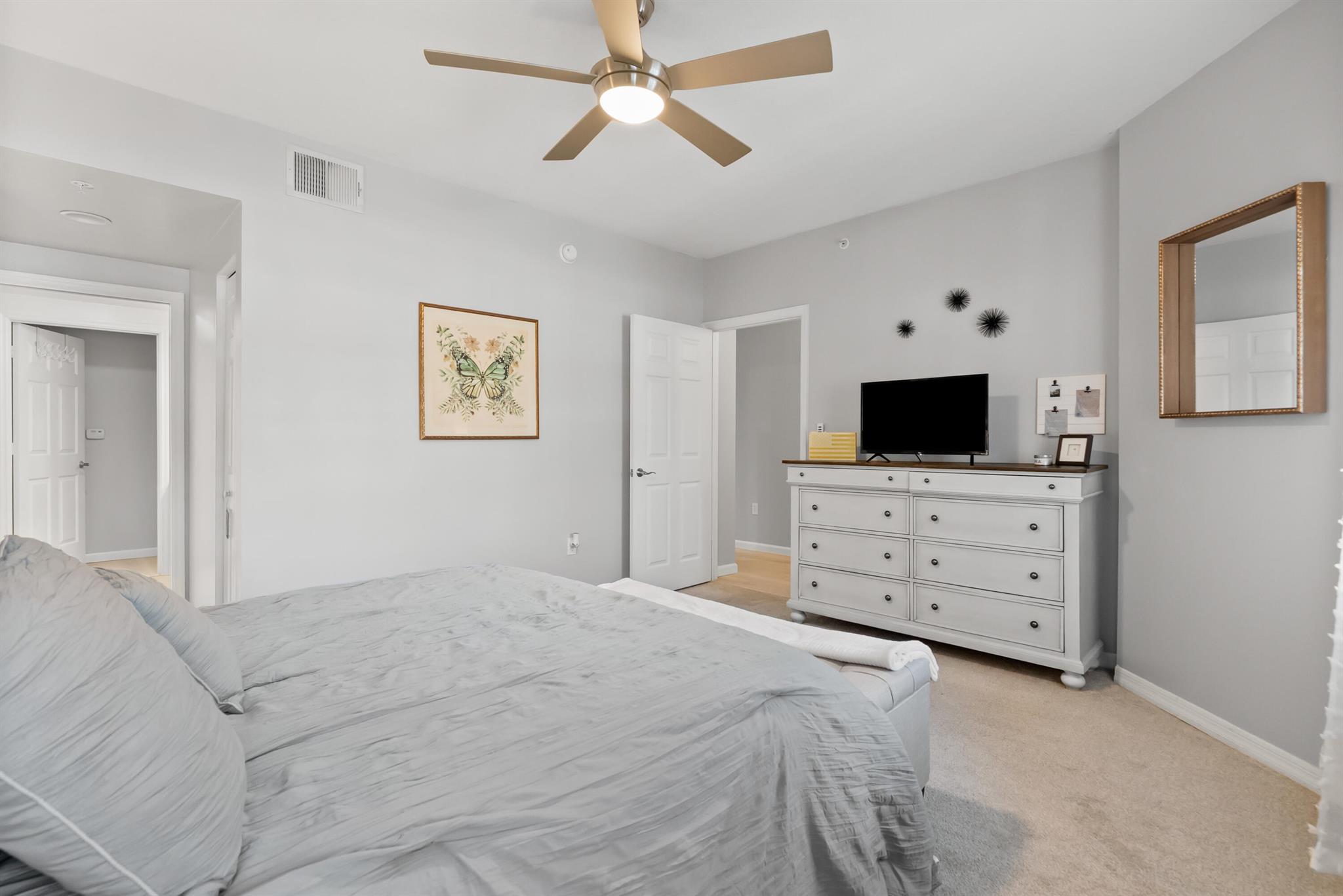 4883 Pga Boulevard 305