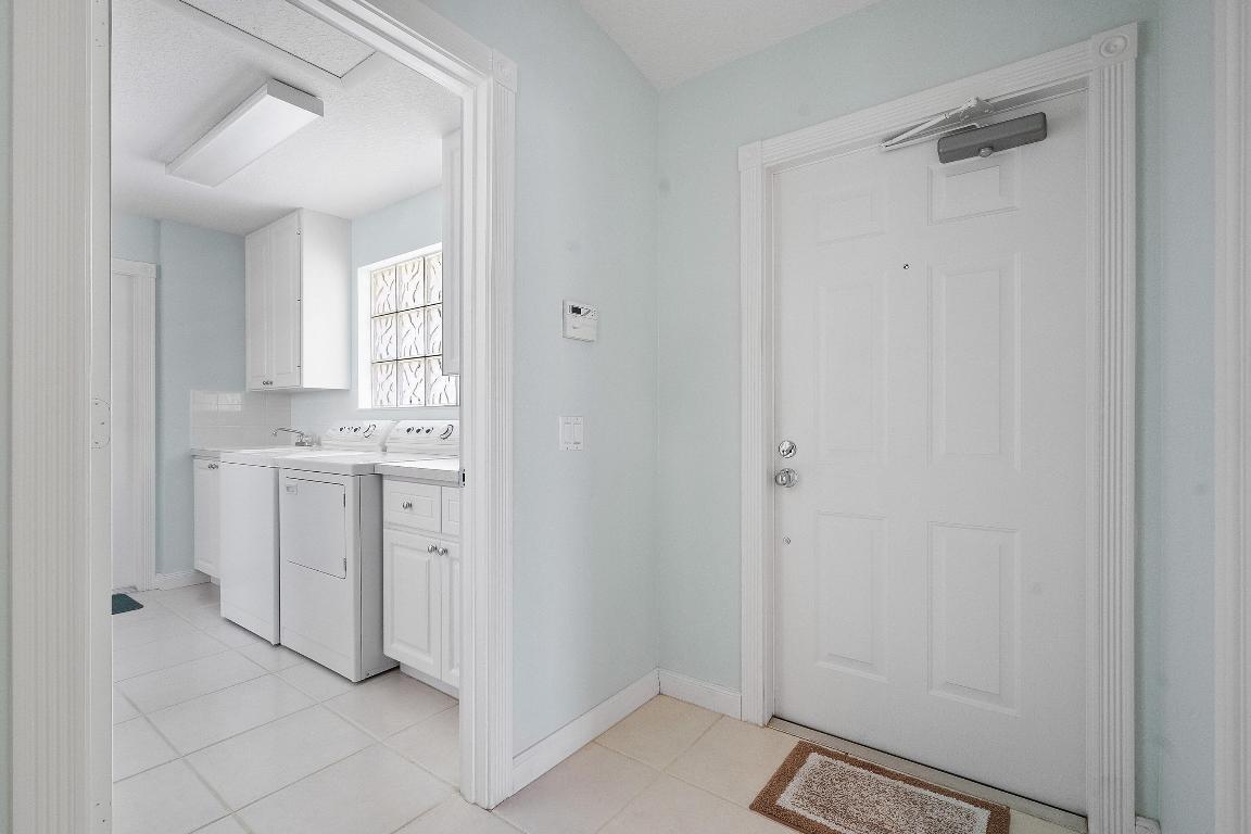 1364 Saint Lawrence Drive