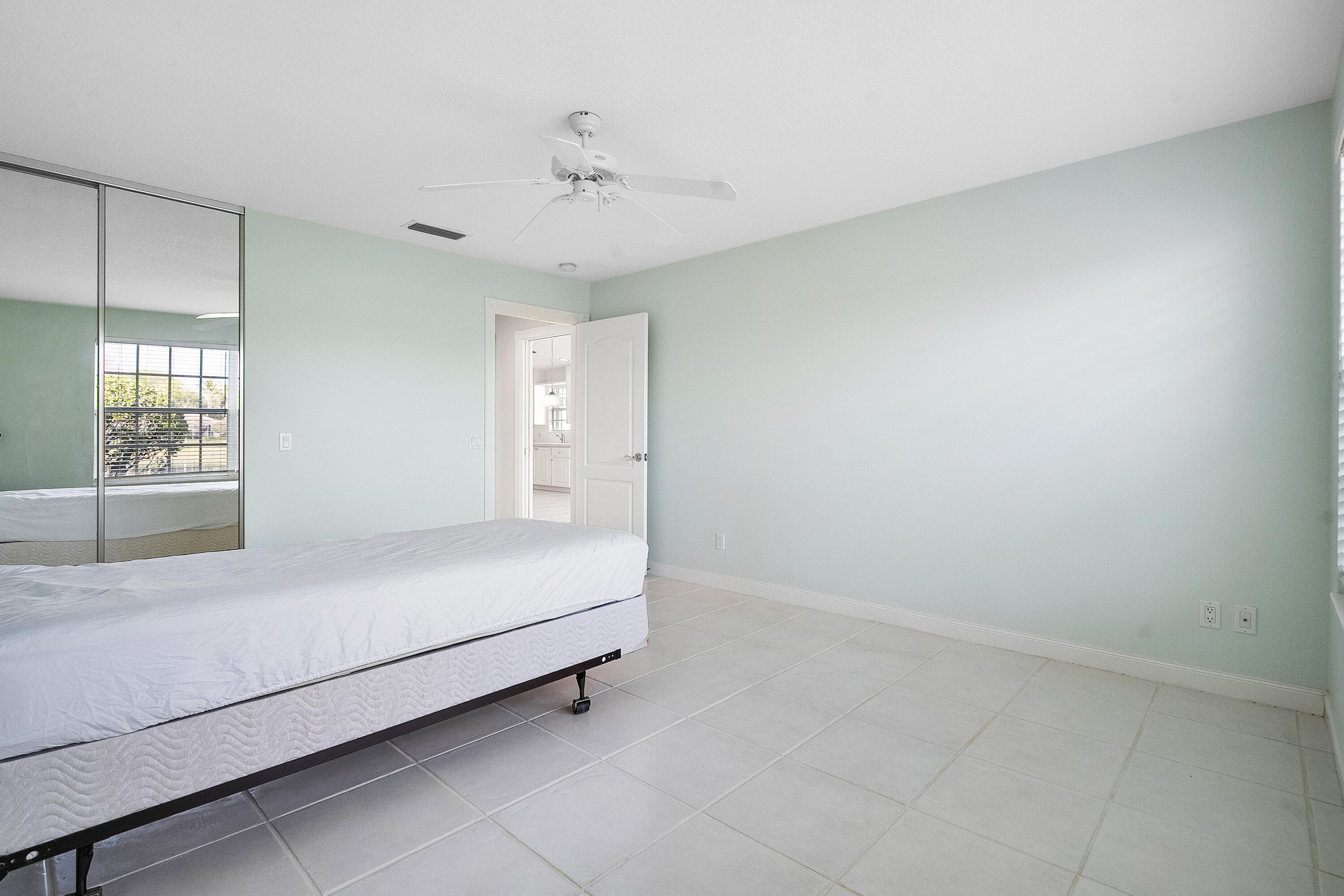 1364 Saint Lawrence Drive