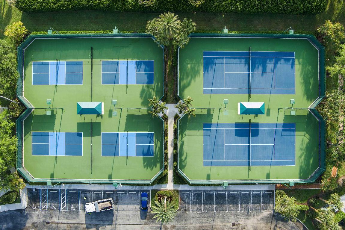 1364 Saint Lawrence Drive