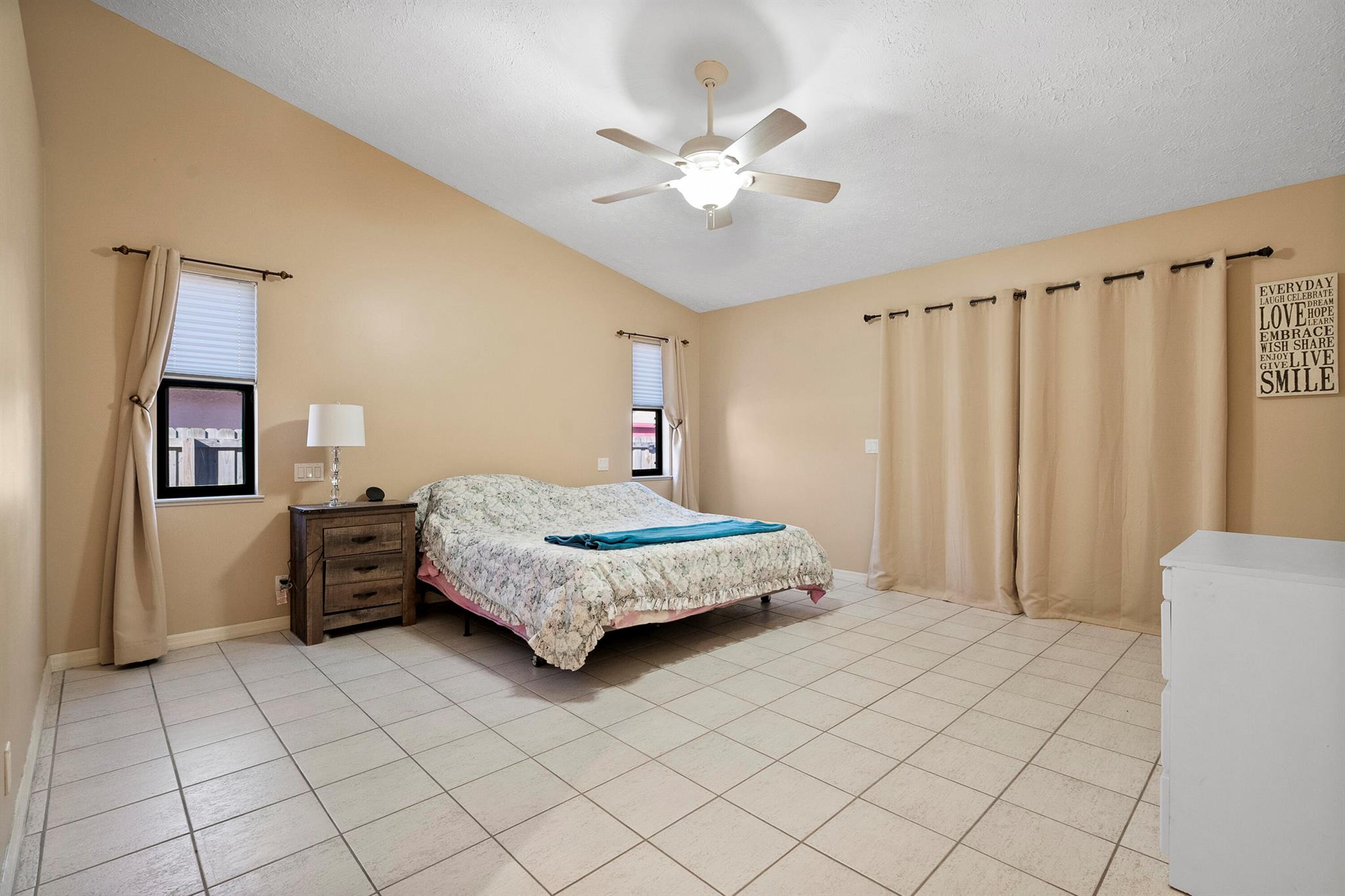 471 SE Ron Rico Terrace