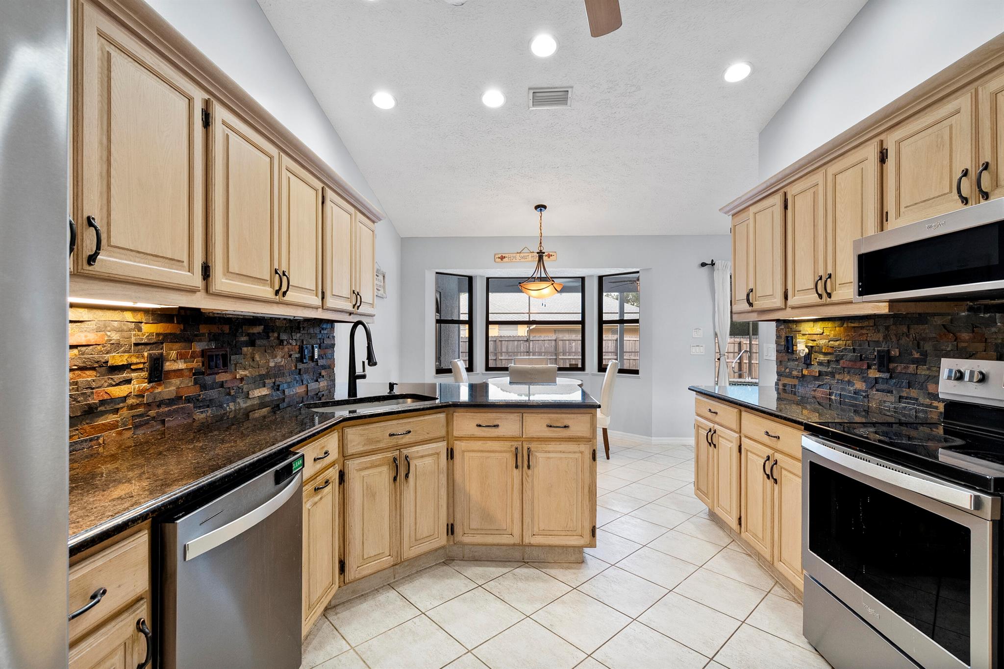 471 SE Ron Rico Terrace