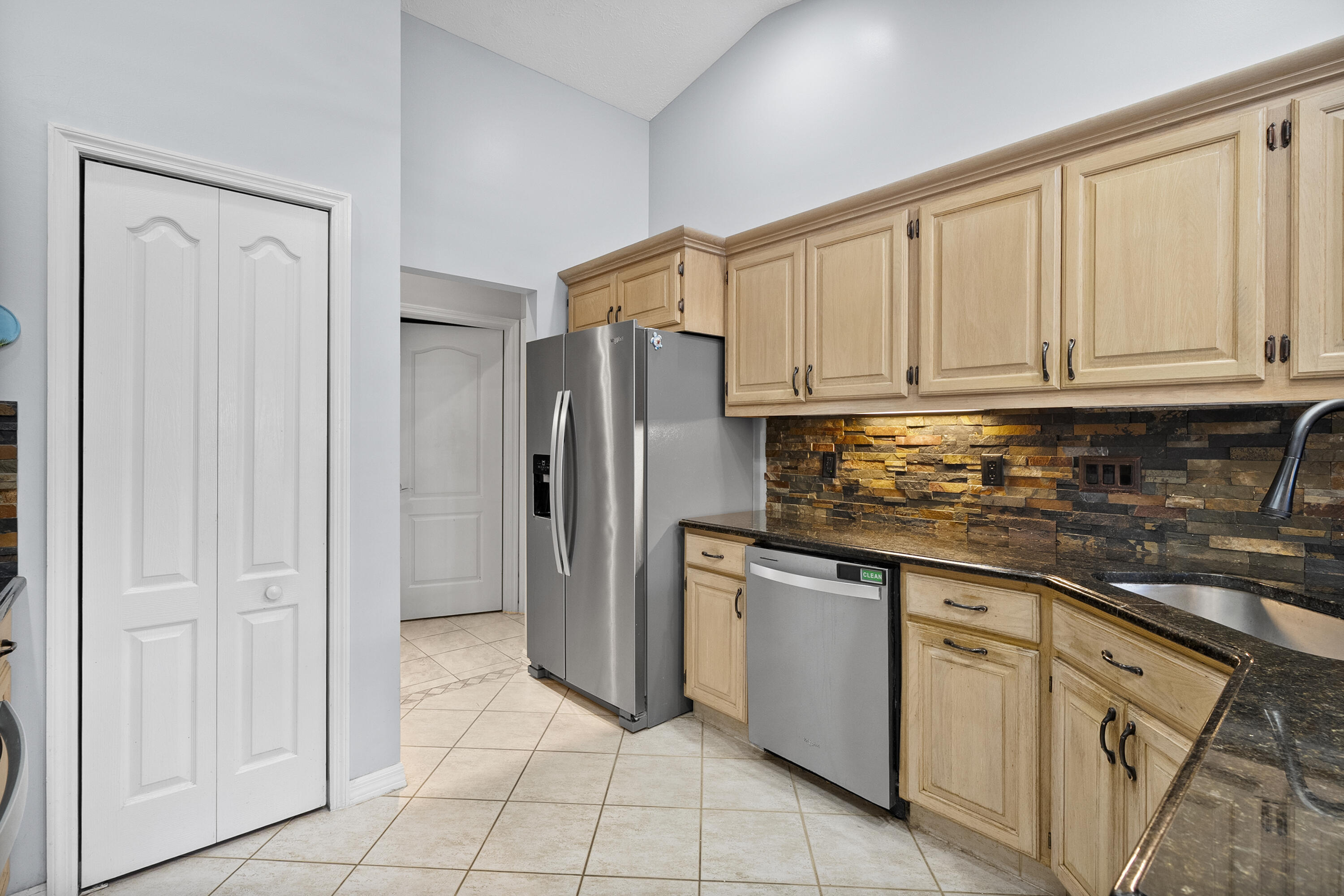 471 SE Ron Rico Terrace