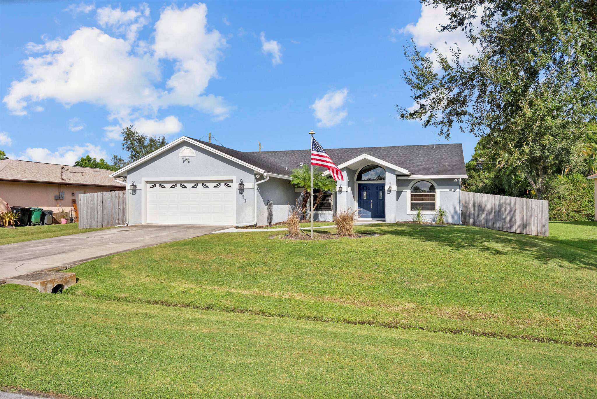 471 SE Ron Rico Terrace