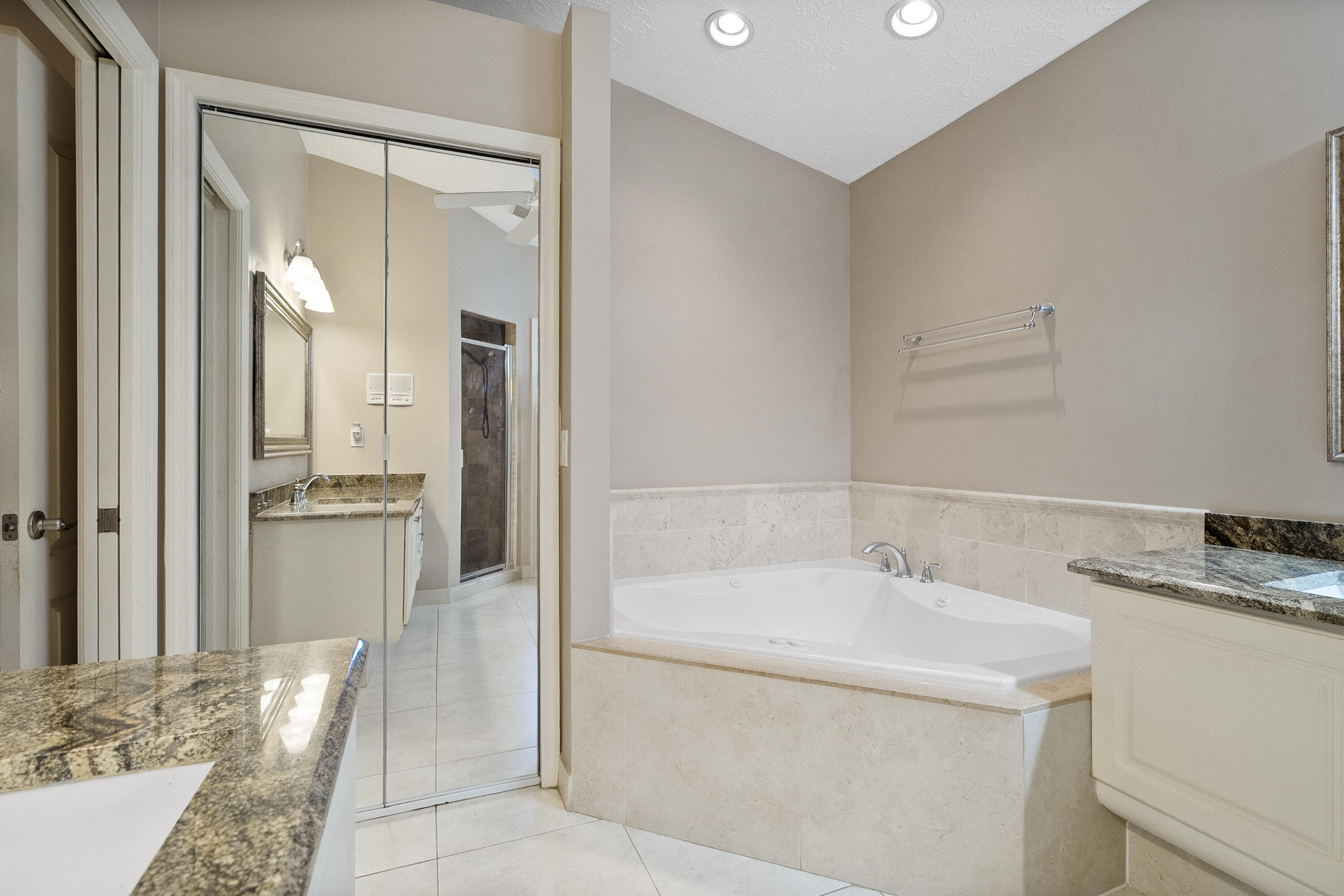 471 SE Ron Rico Terrace