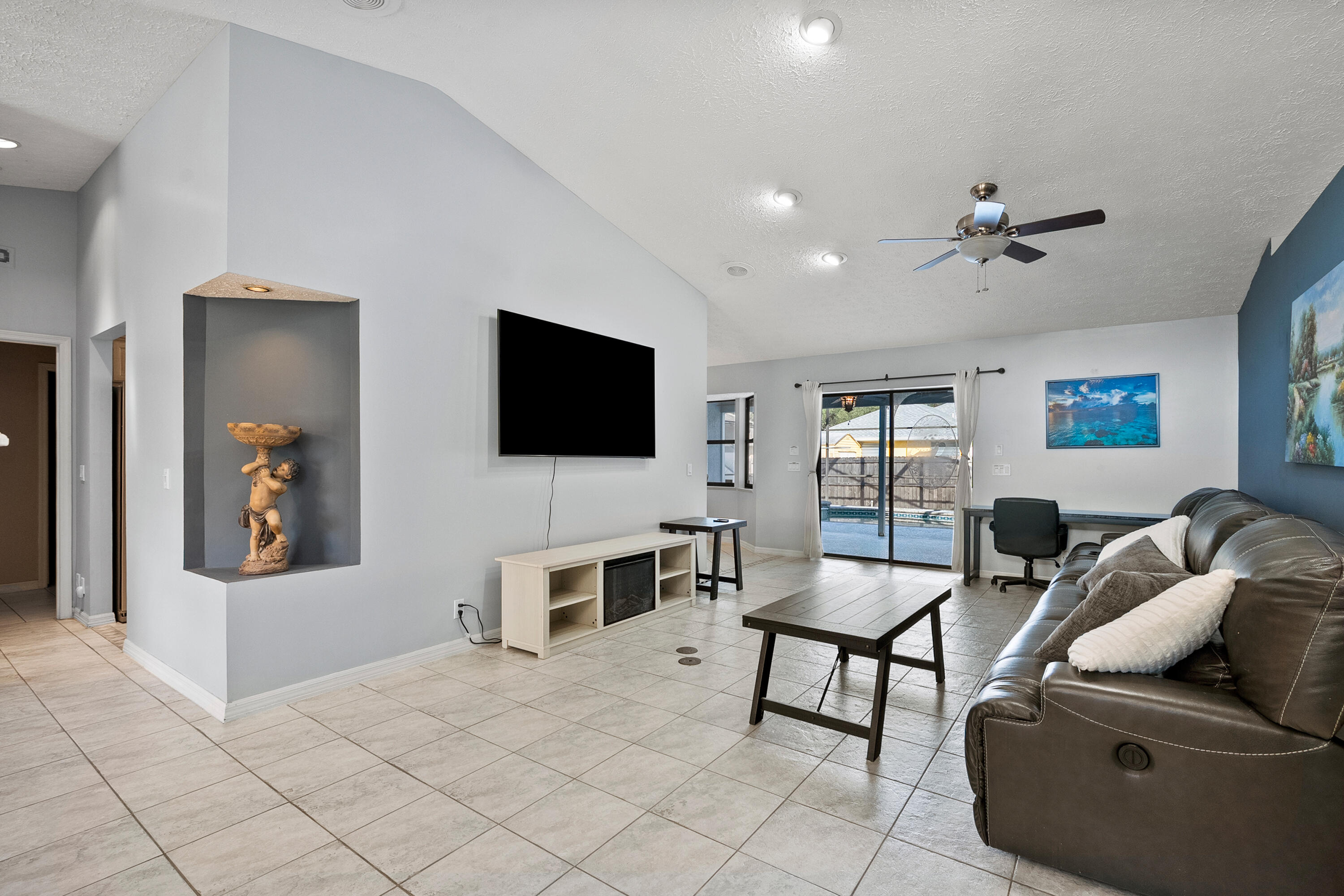 471 SE Ron Rico Terrace