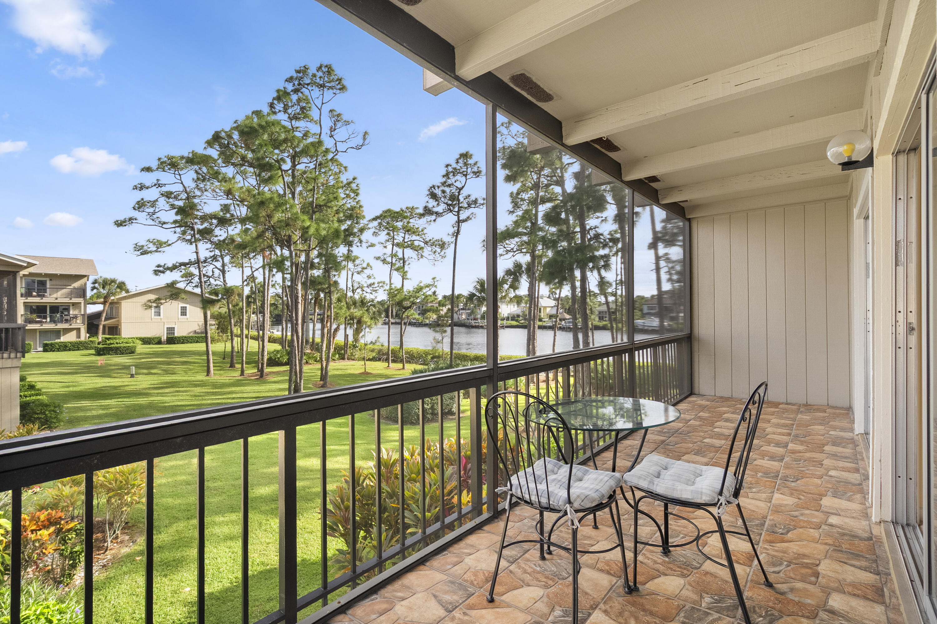 9200 SE Riverfront Terrace E