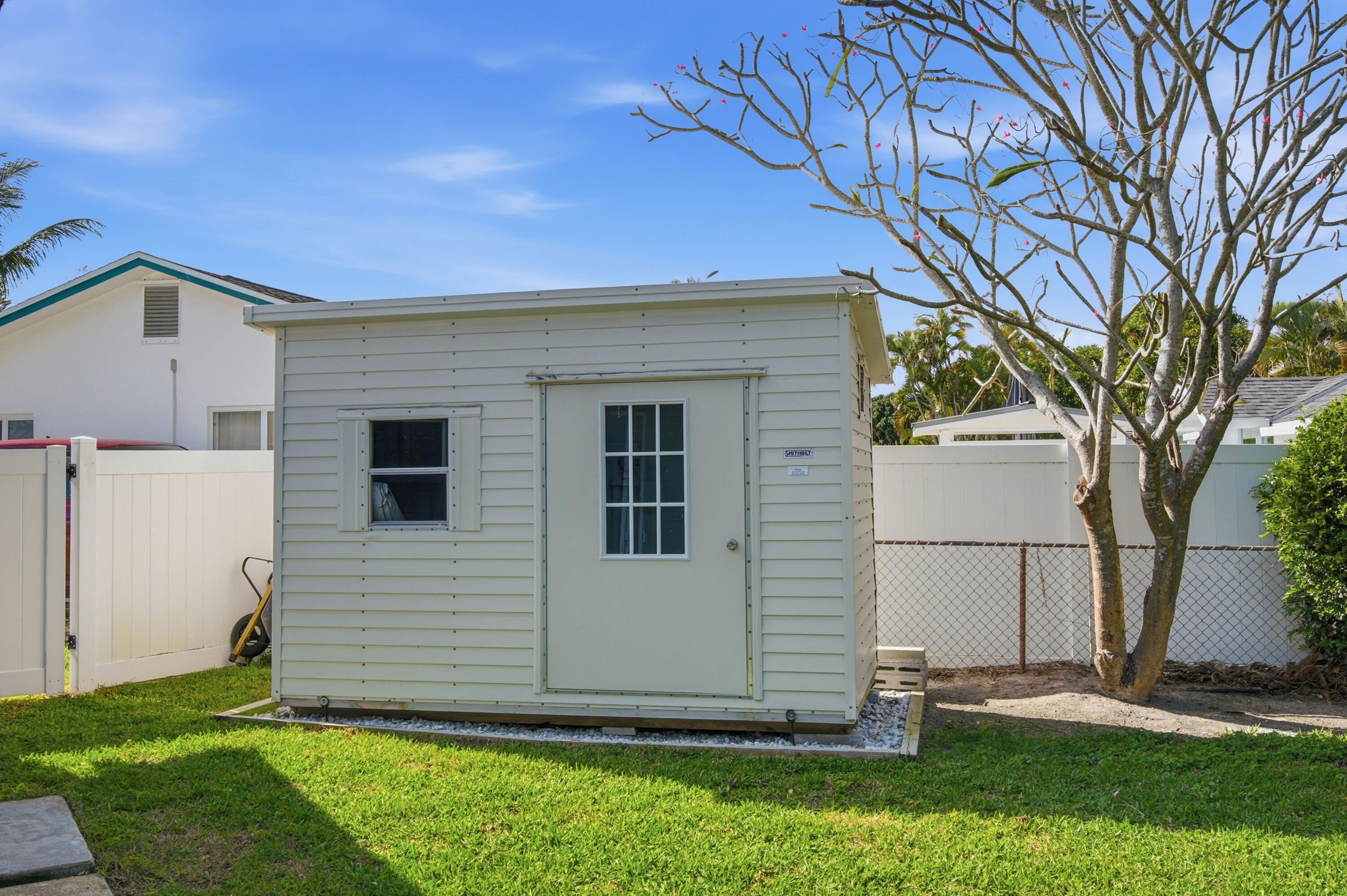 403 Highwood Circle