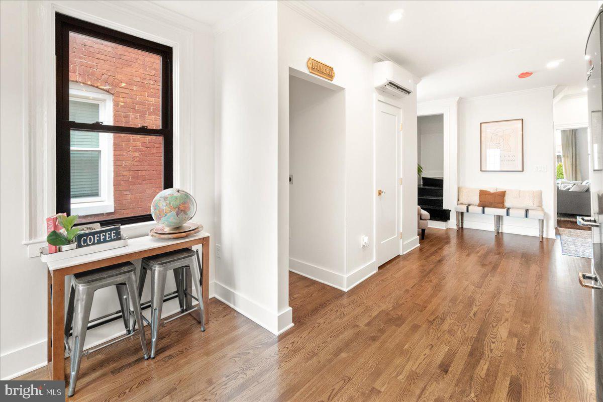 24 E 7TH STREET