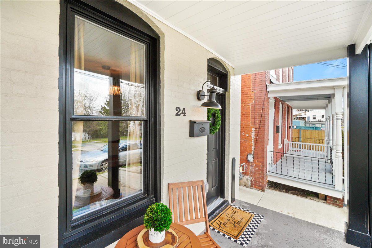 24 E 7TH STREET