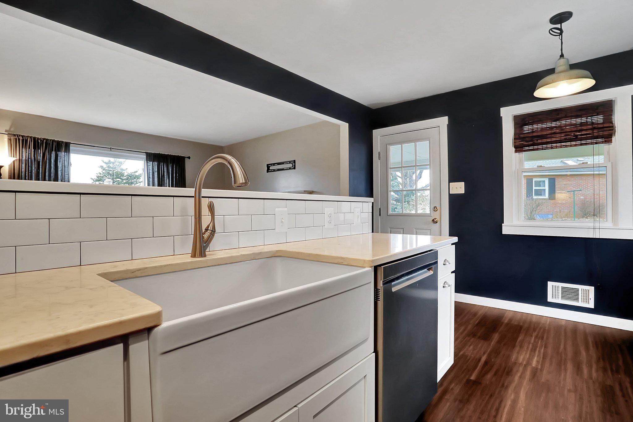 914 CHEROKEE TRAIL