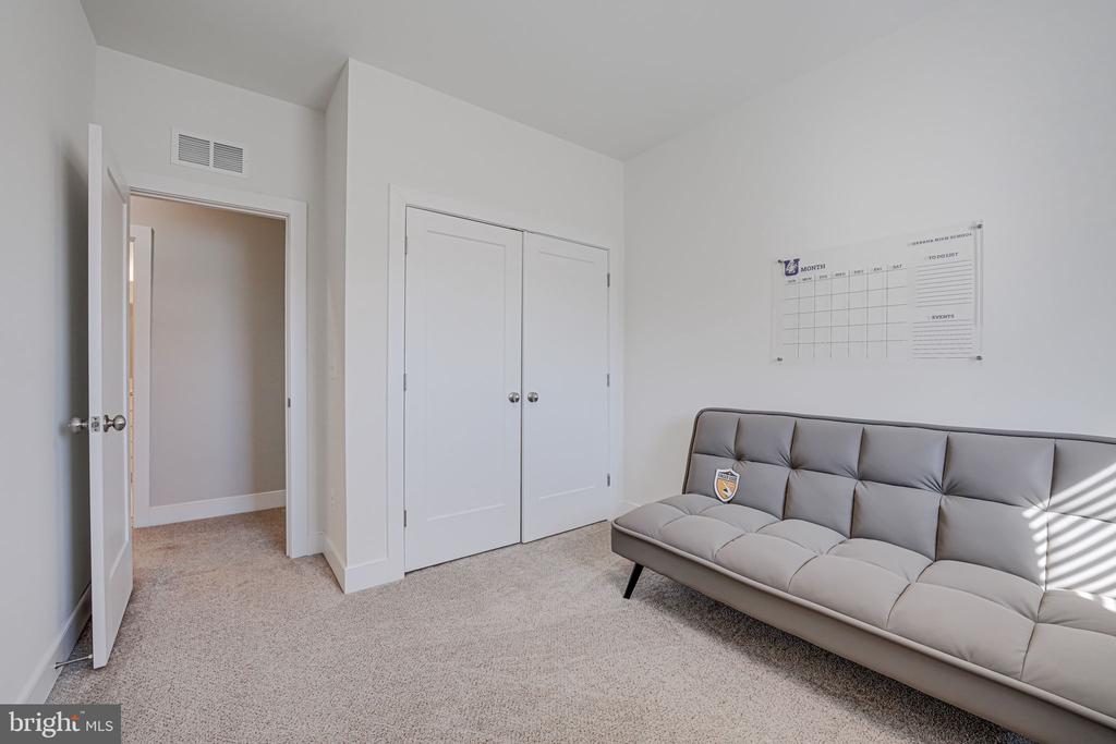 8716 SHADY PINES DRIVE