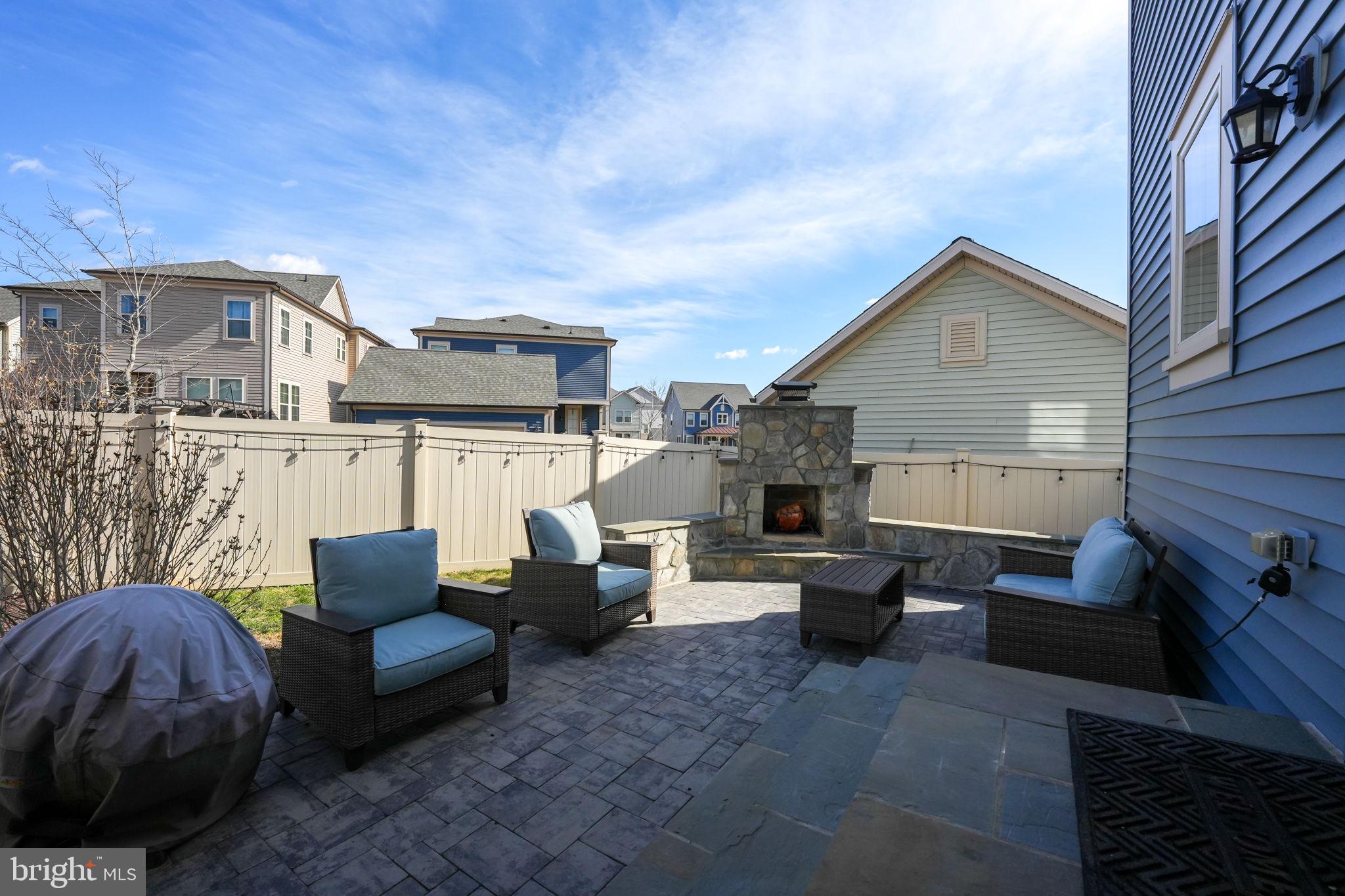 8716 SHADY PINES DRIVE