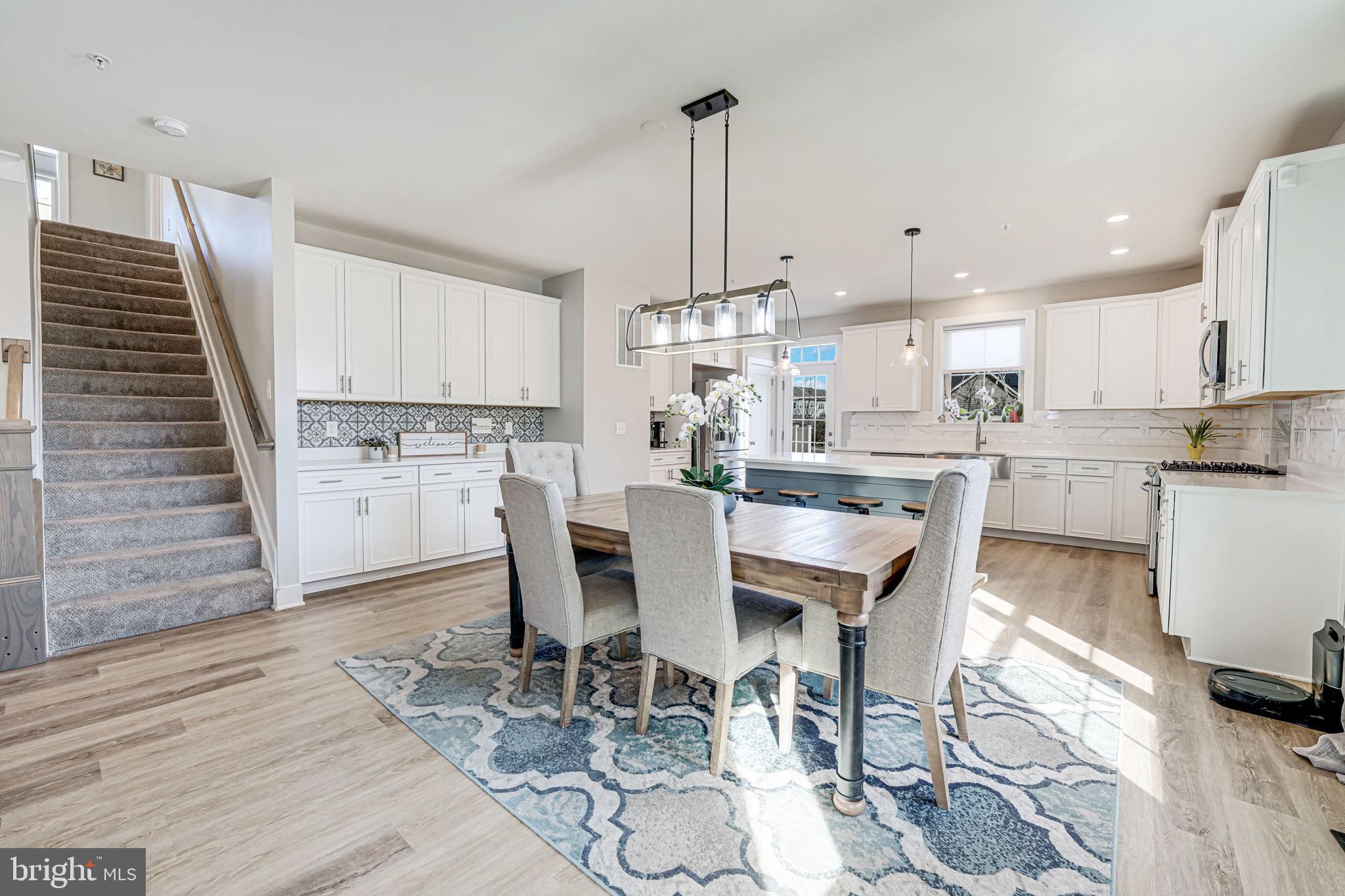 8716 SHADY PINES DRIVE