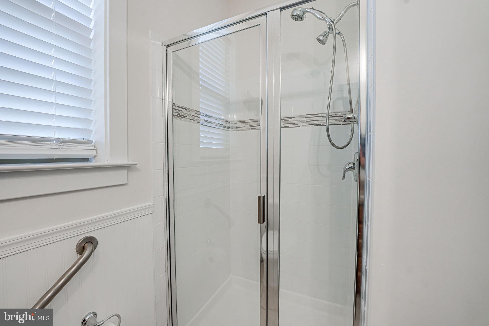 8716 SHADY PINES DRIVE