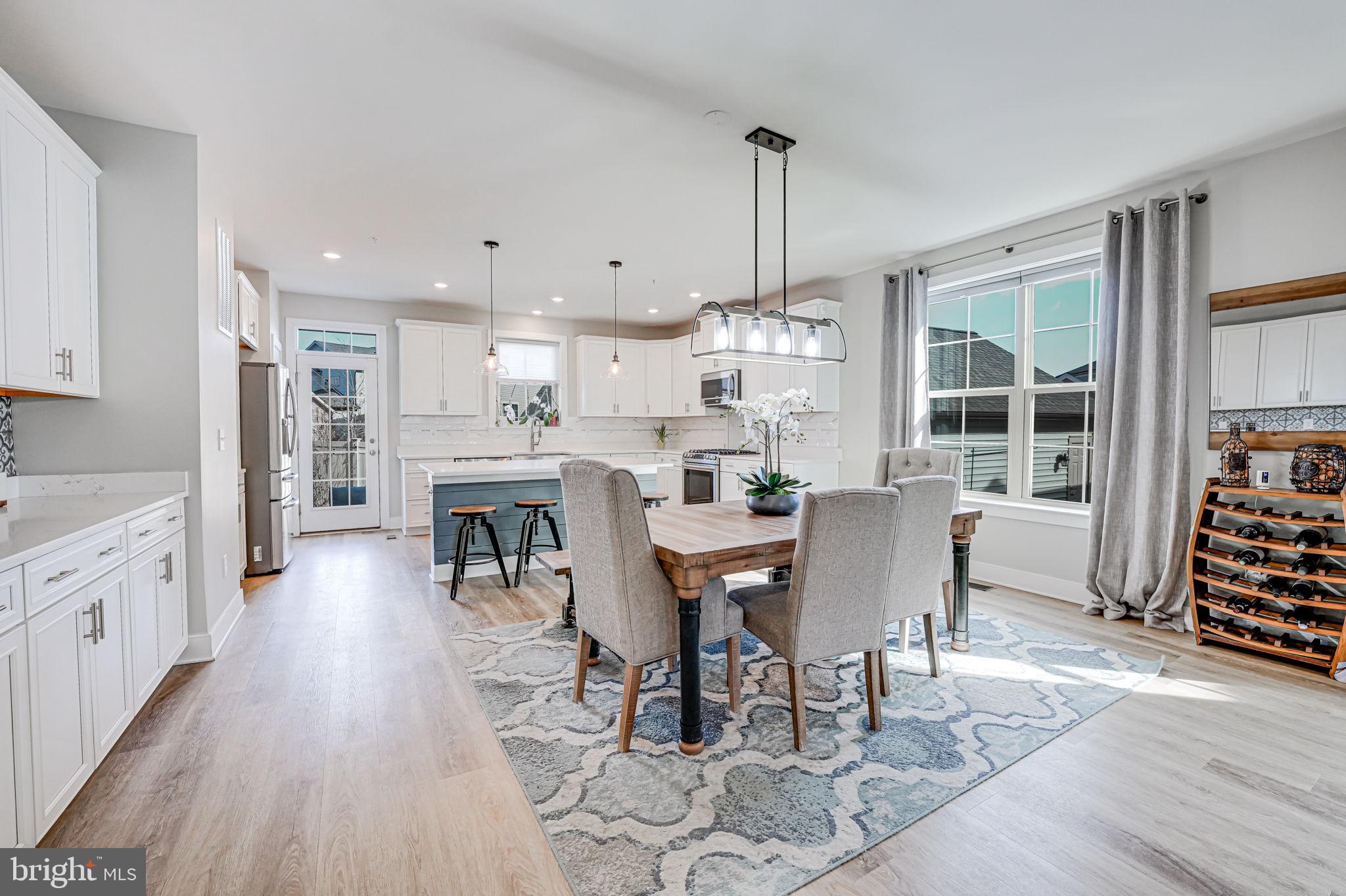 8716 SHADY PINES DRIVE