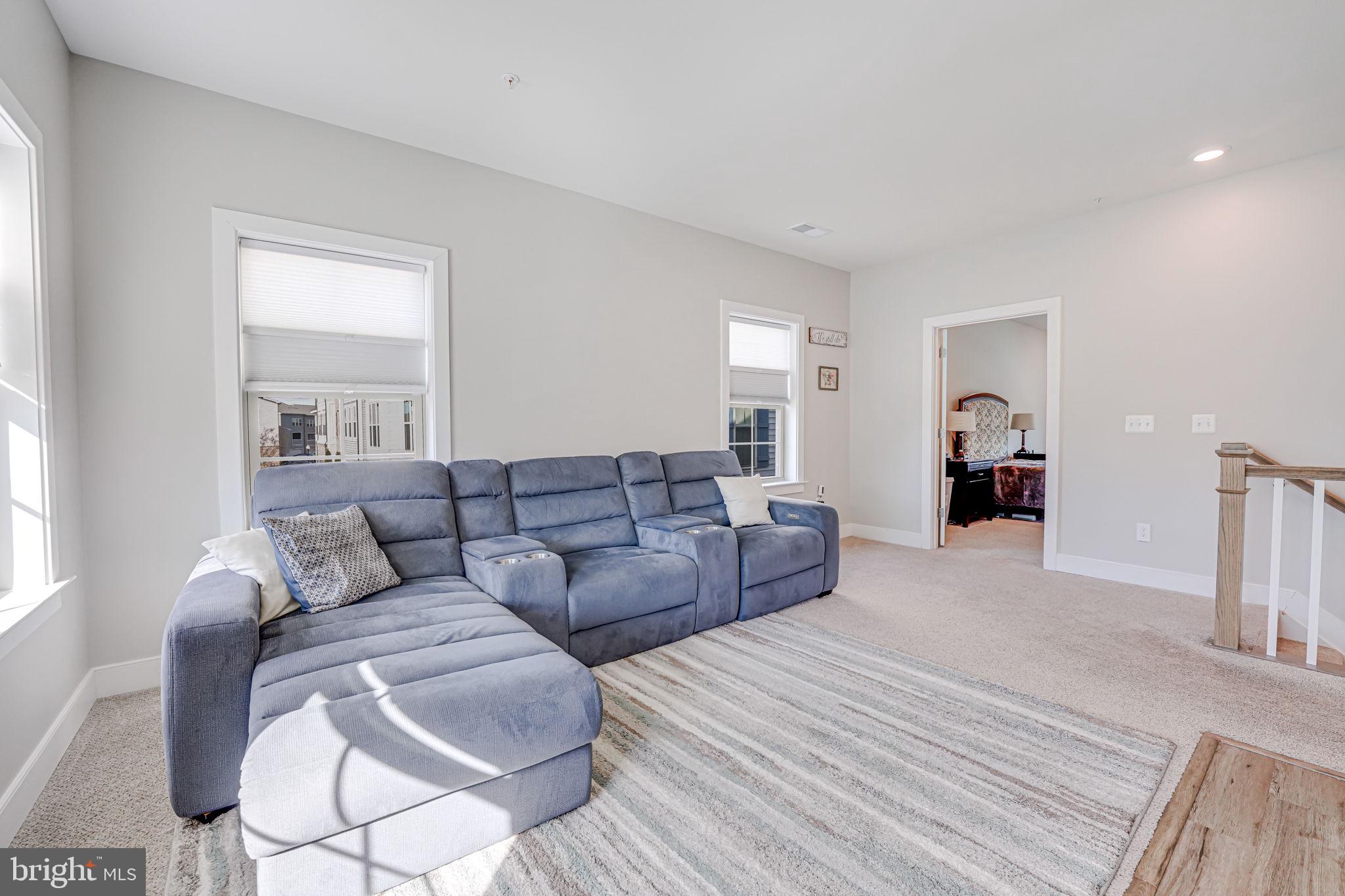 8716 SHADY PINES DRIVE