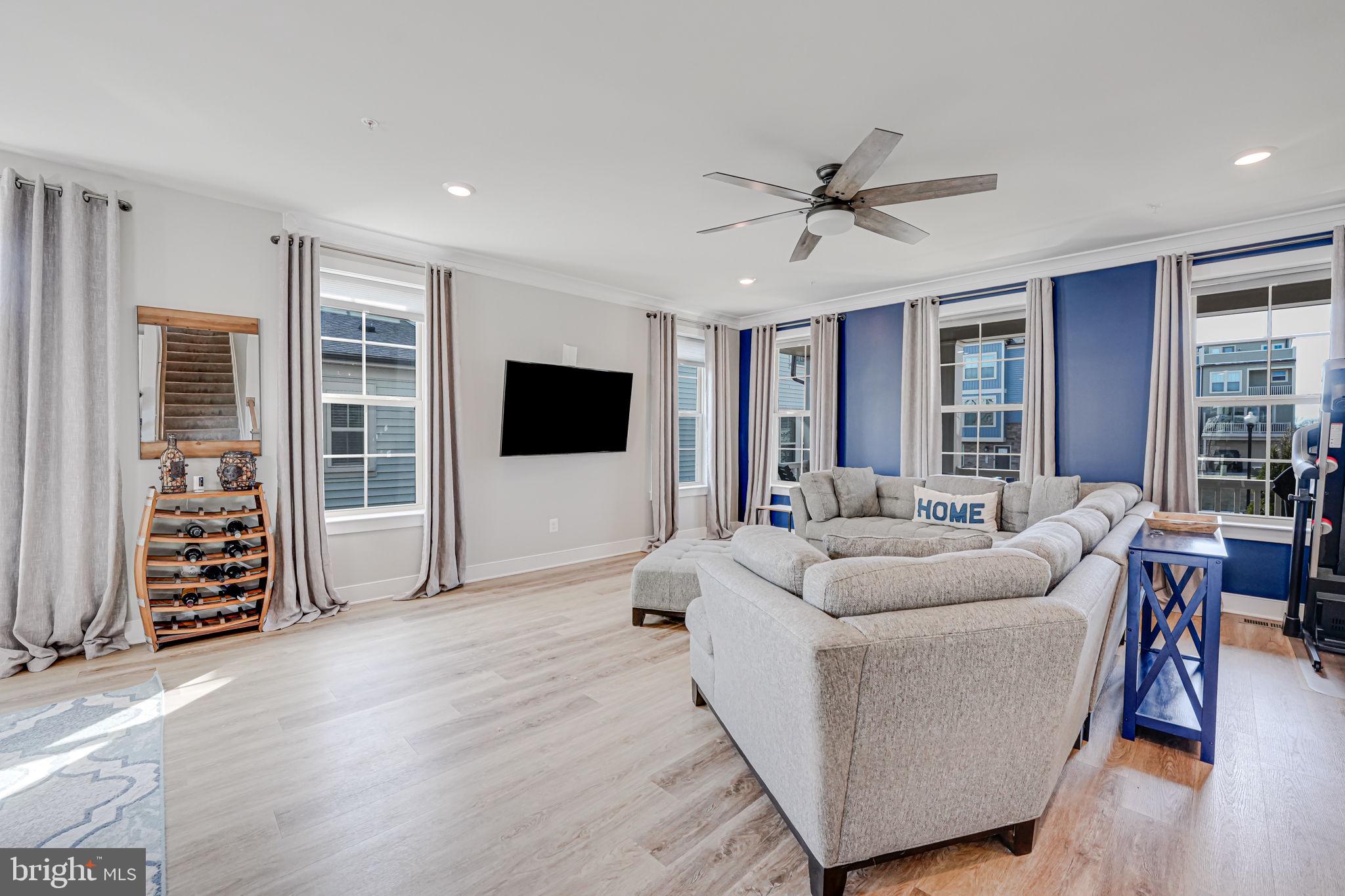 8716 SHADY PINES DRIVE