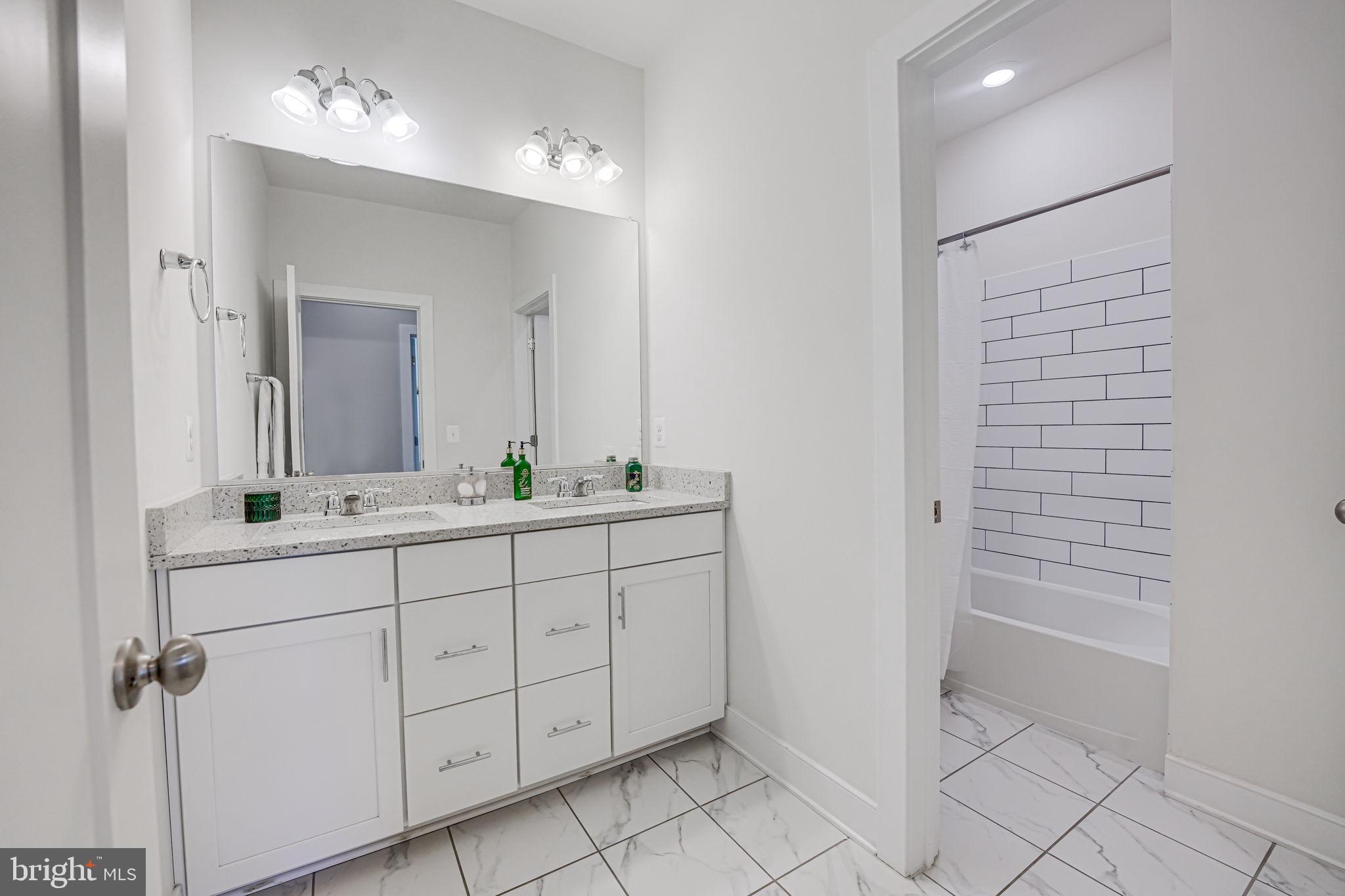 8716 SHADY PINES DRIVE