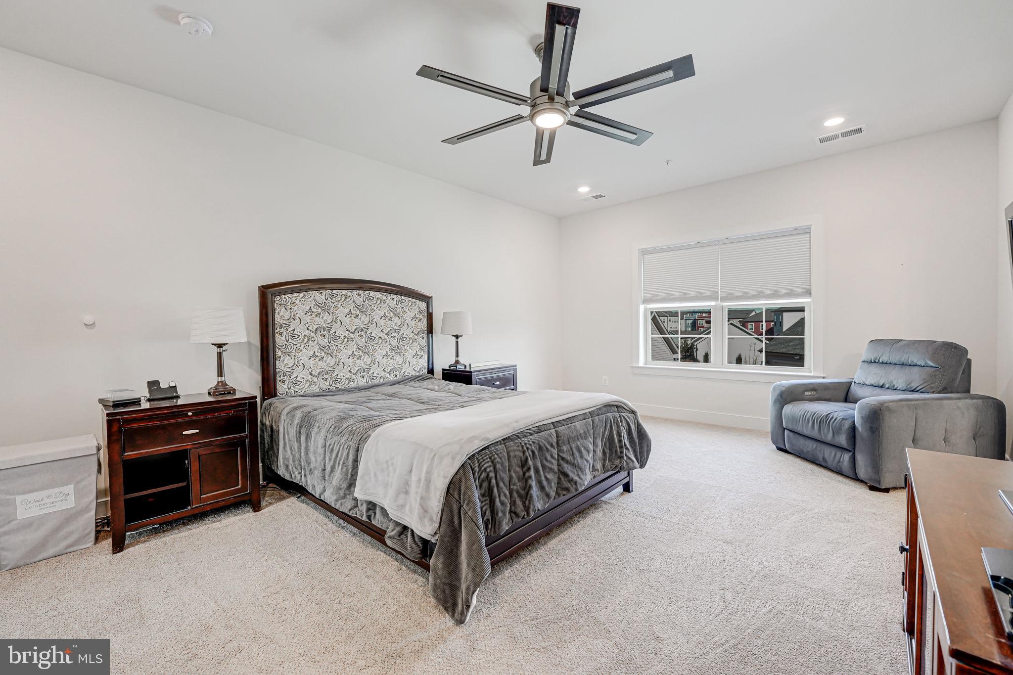 8716 SHADY PINES DRIVE