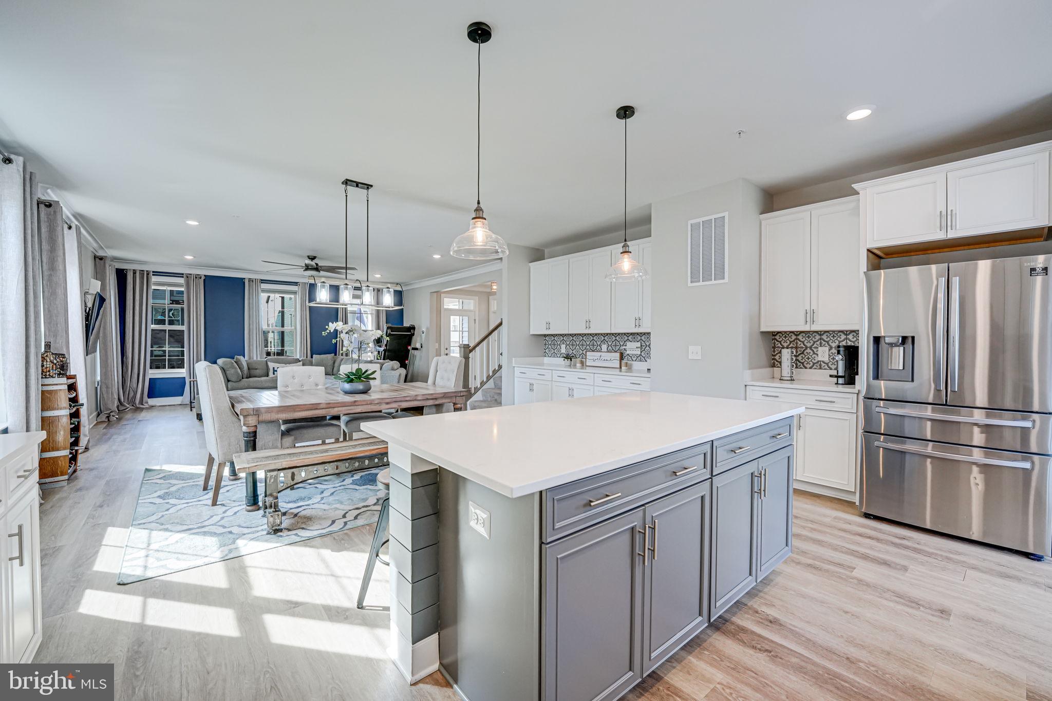 8716 SHADY PINES DRIVE