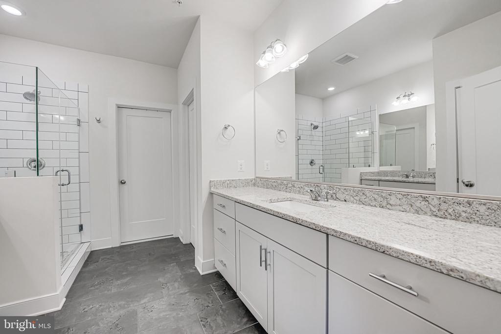 8716 SHADY PINES DRIVE