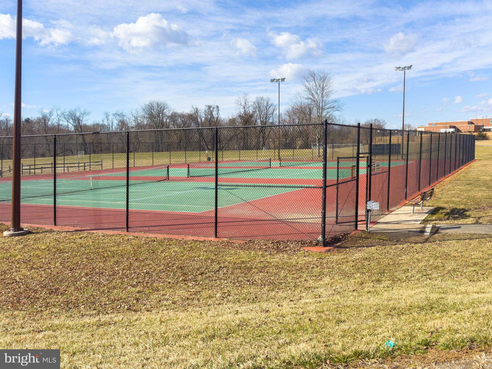 8716 SHADY PINES DRIVE