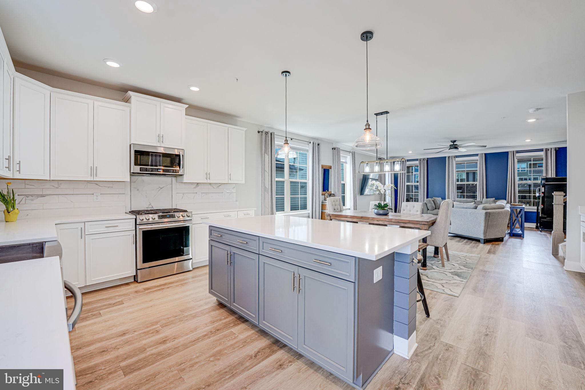 8716 SHADY PINES DRIVE