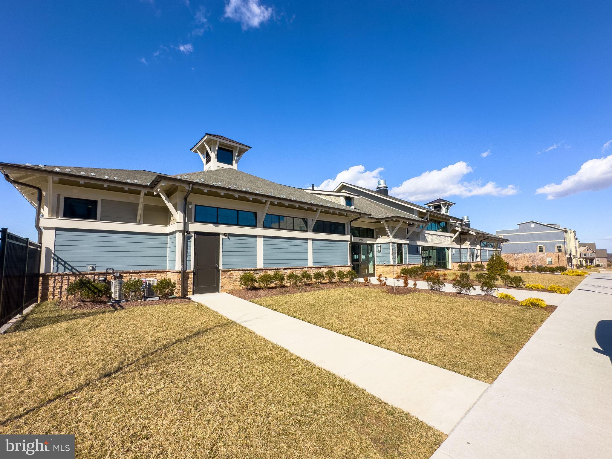 8716 SHADY PINES DRIVE