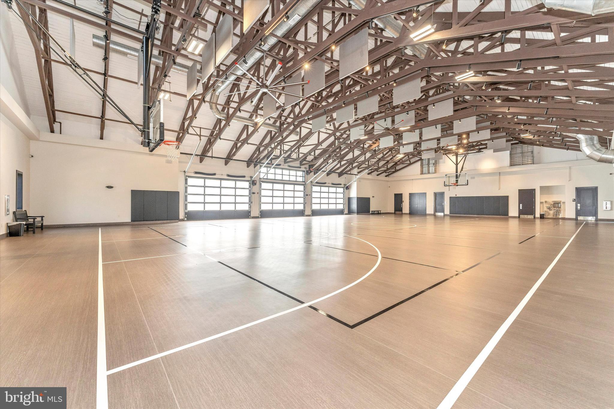 8716 SHADY PINES DRIVE