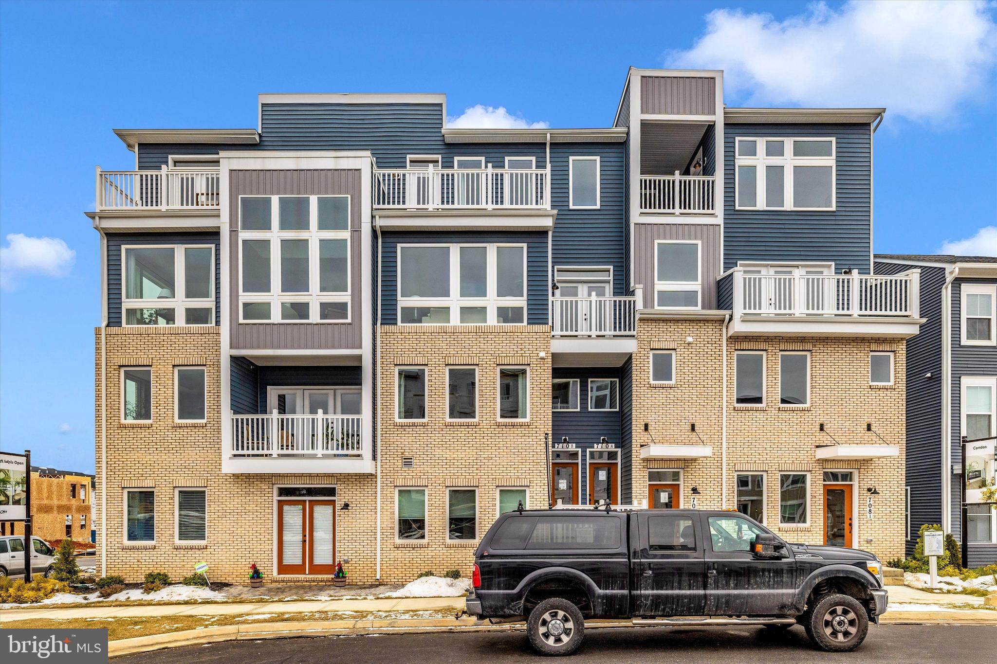 709 IRON FORGE RD UNIT B