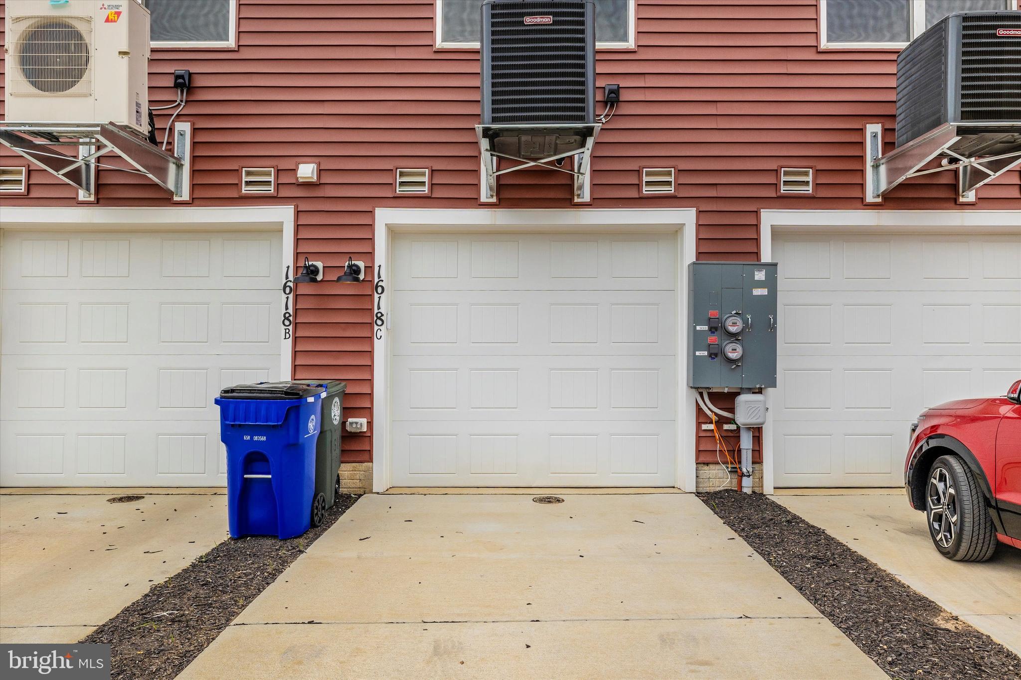 1631 BLACKSMITH WAY B