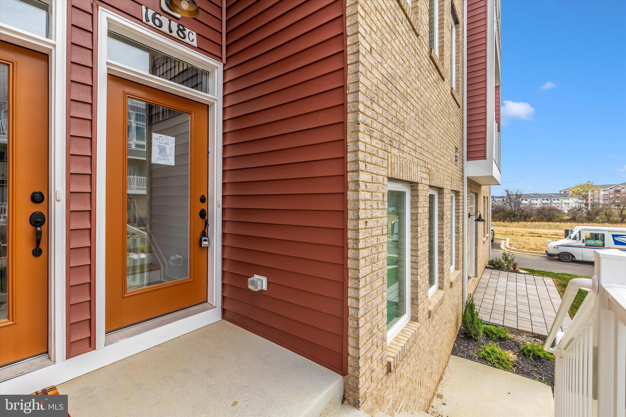 1631 BLACKSMITH WAY B