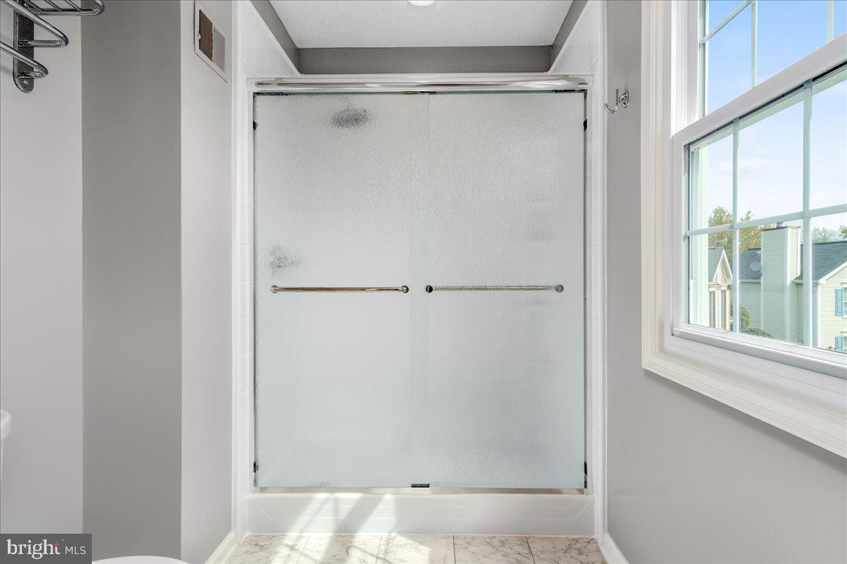 5614 GLEN COVE COURT