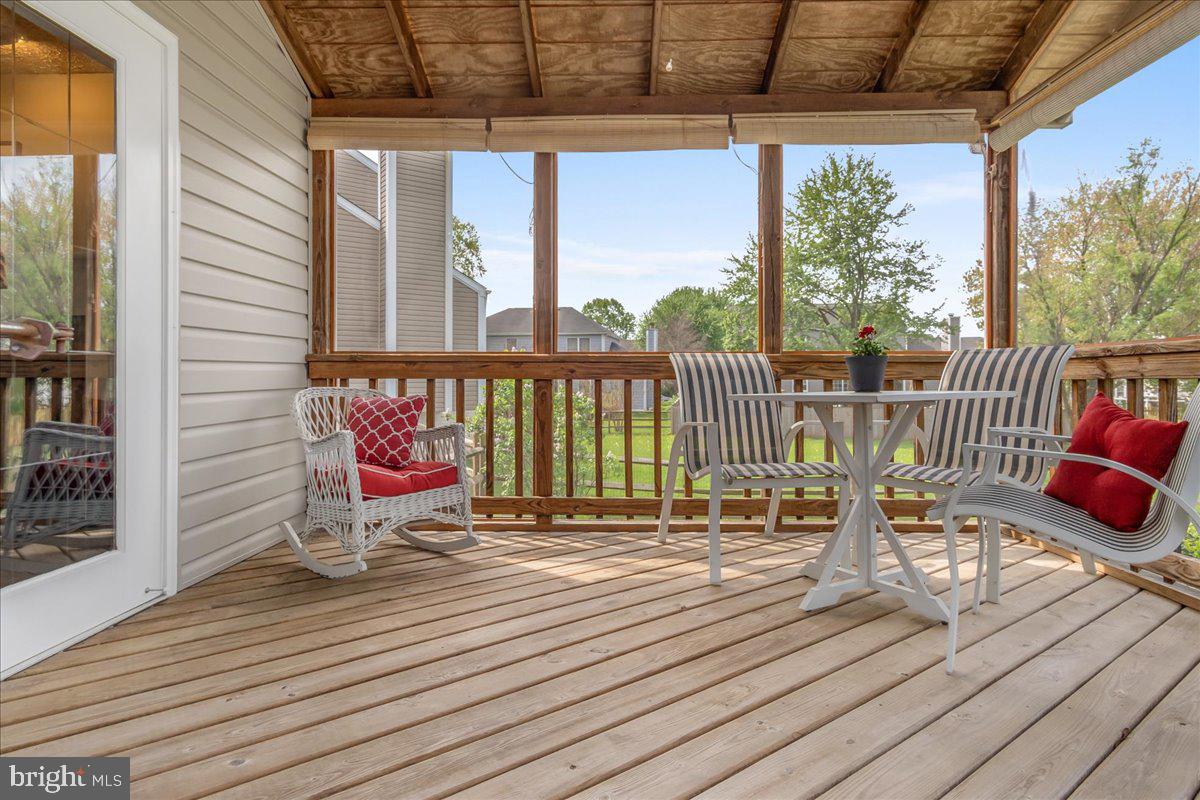 5614 GLEN COVE COURT