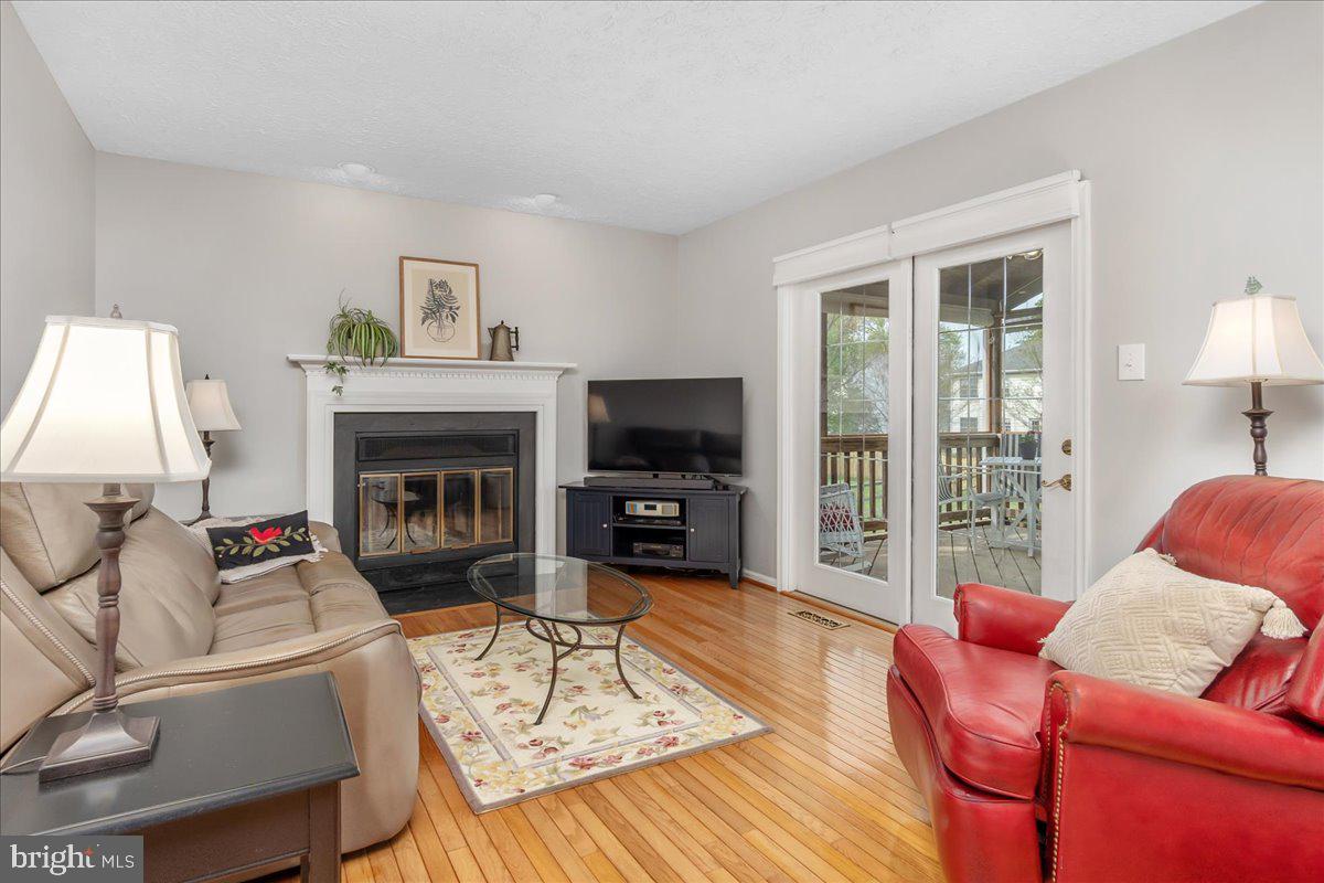 5614 GLEN COVE COURT