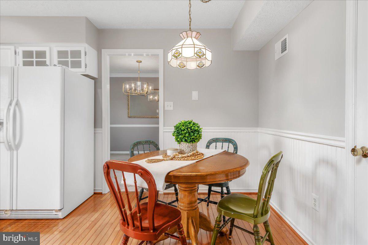 5614 GLEN COVE COURT