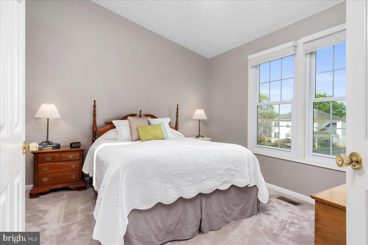 5614 GLEN COVE COURT