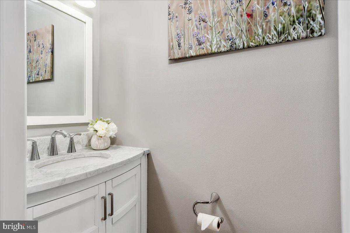 5614 GLEN COVE COURT