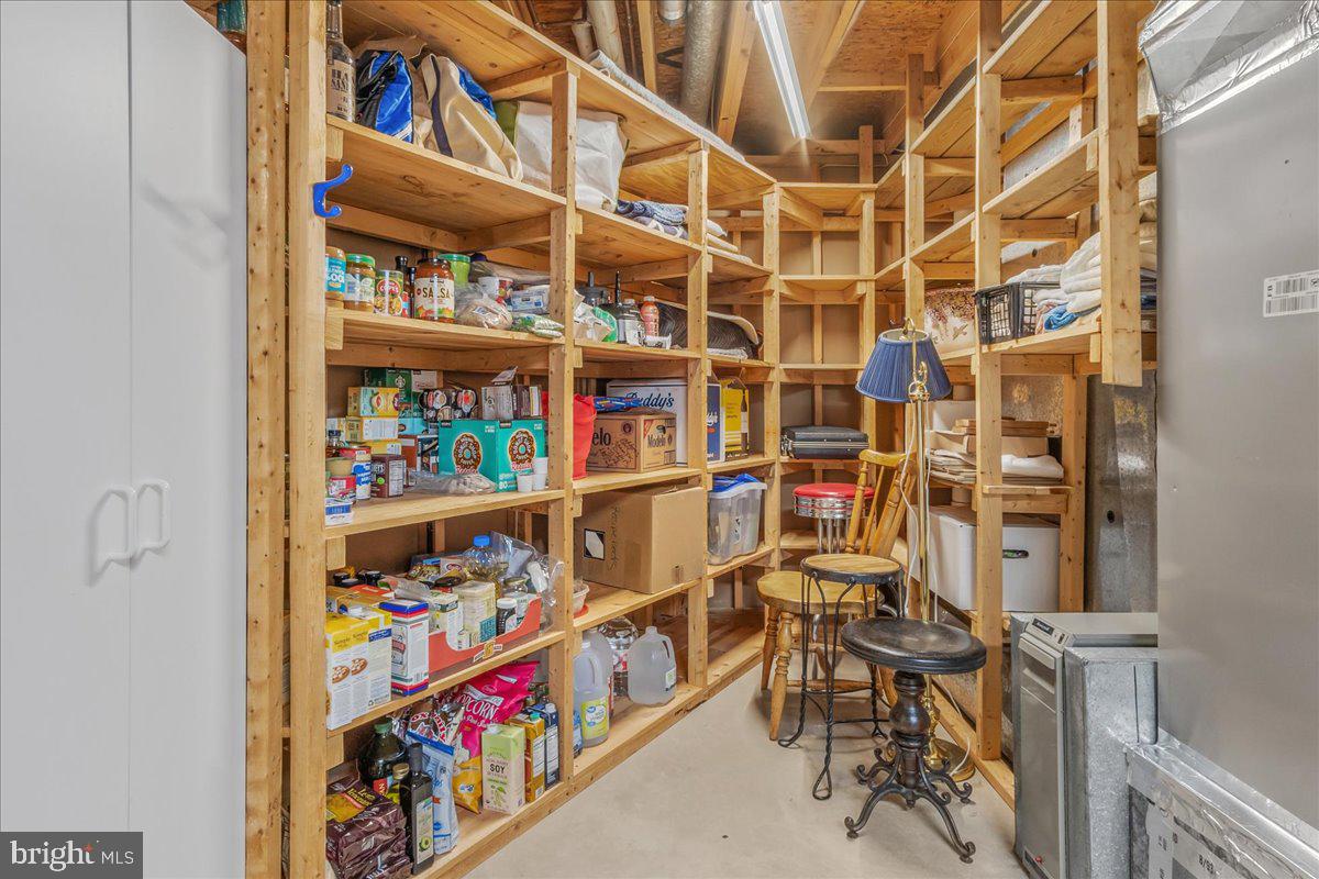 5614 GLEN COVE COURT