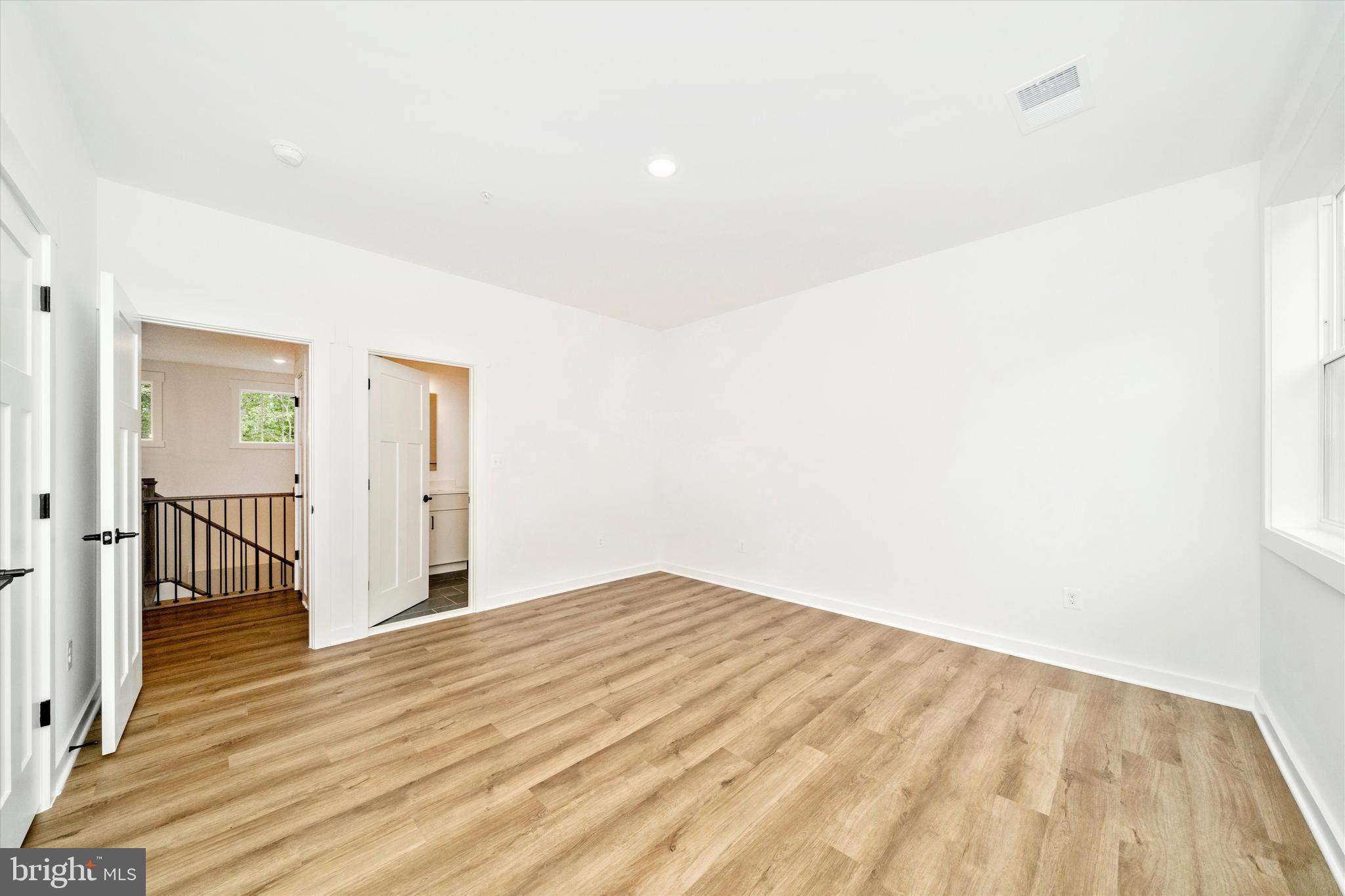 7176 MEADOWBROOKE DRIVE