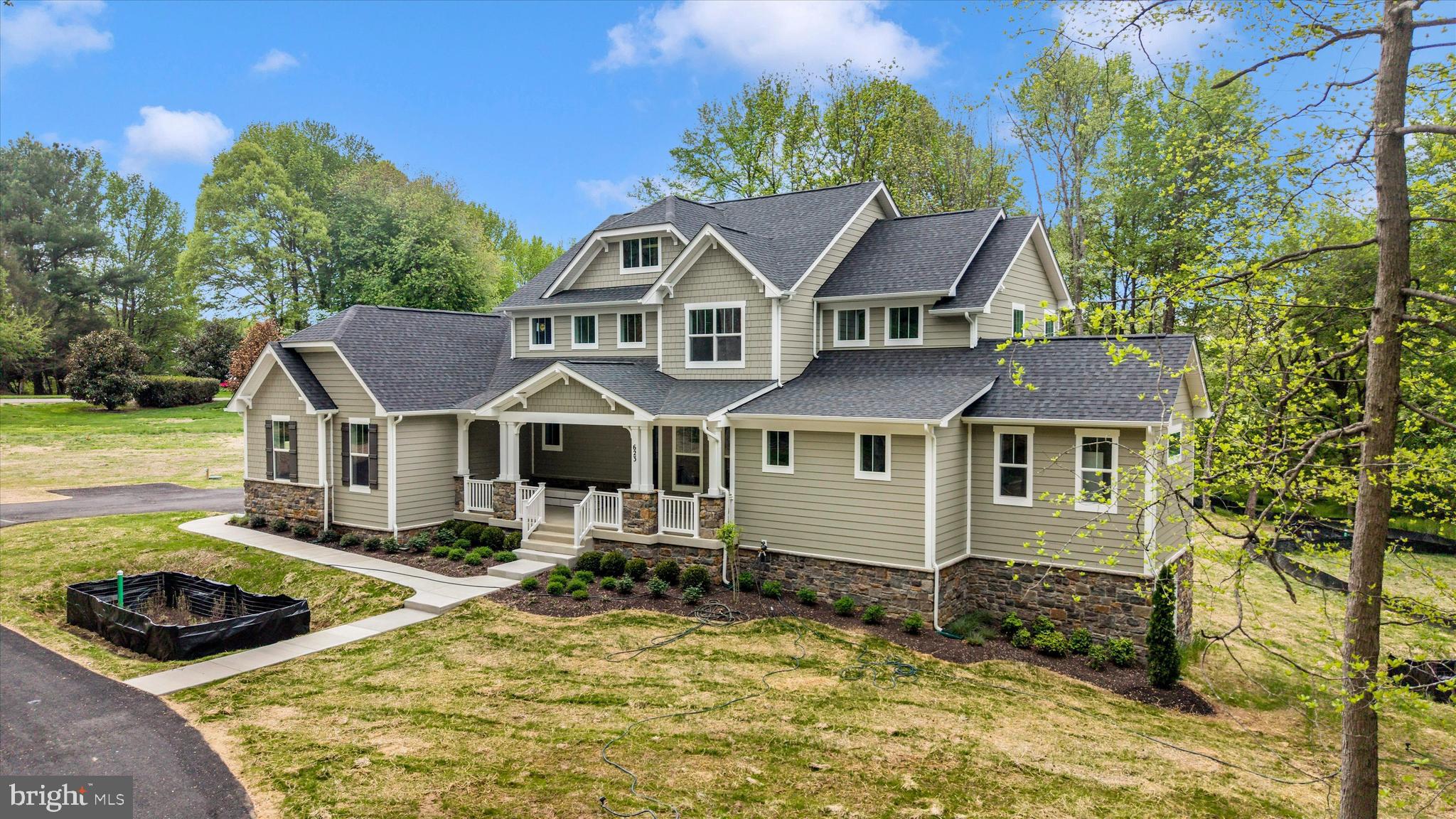 7176 MEADOWBROOKE DRIVE