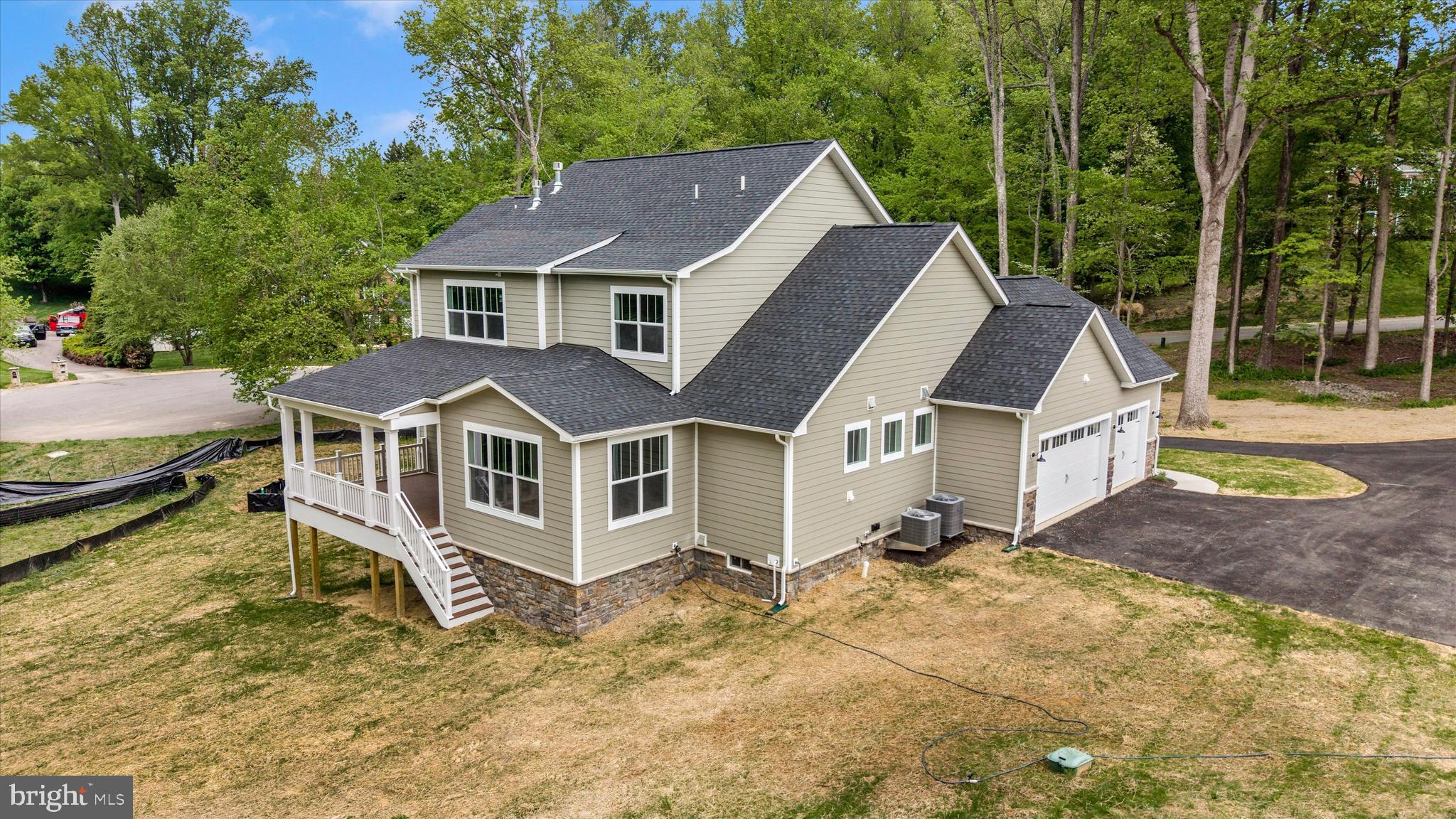 7176 MEADOWBROOKE DRIVE