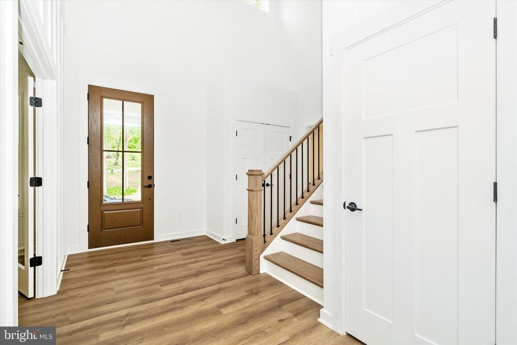 7176 MEADOWBROOKE DRIVE