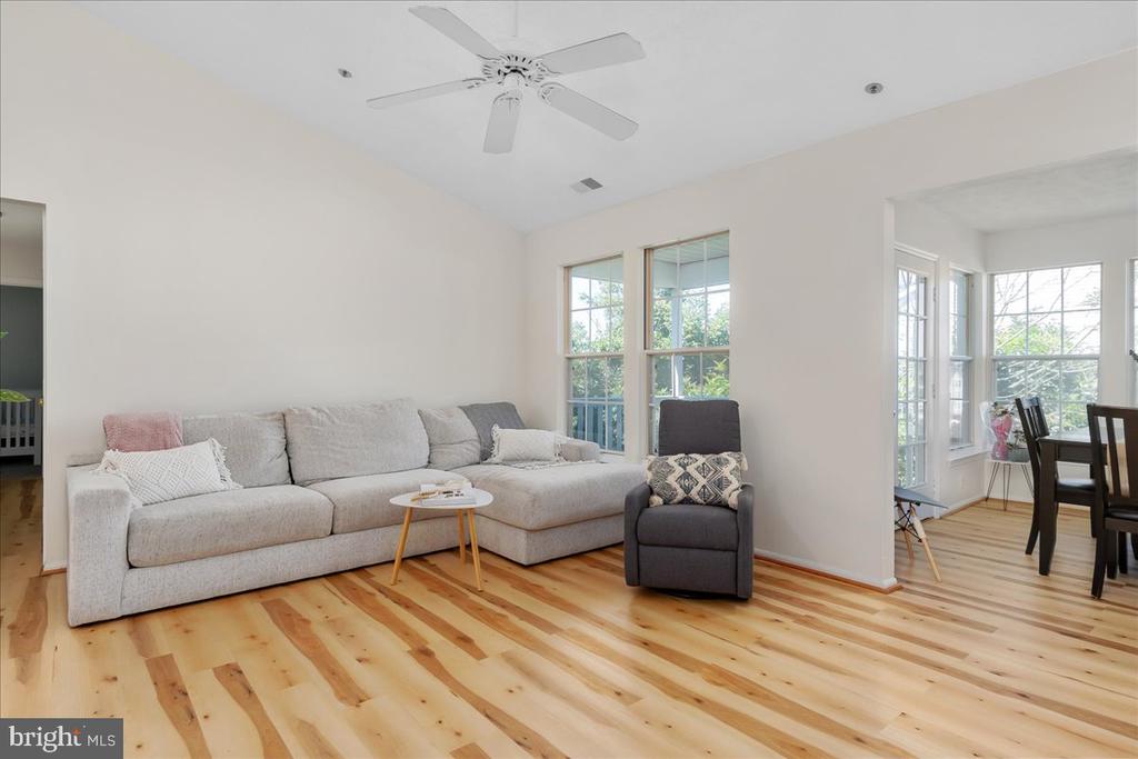 619 HIMES AVENUE V112
