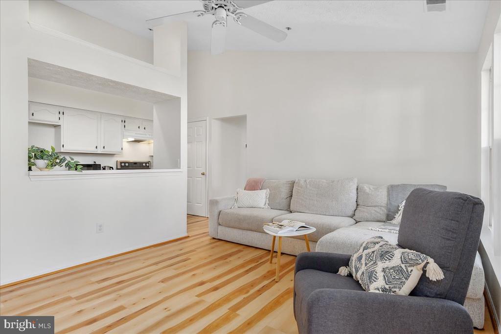 619 HIMES AVENUE V112
